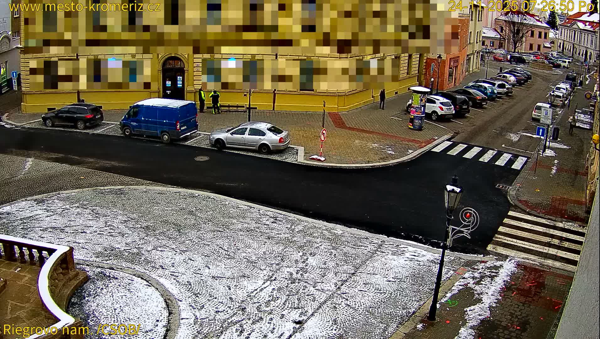 Kroměříž , Riegrovo Street CSOB Junction Live Cam - Kromeriz, Zlin, Czechia