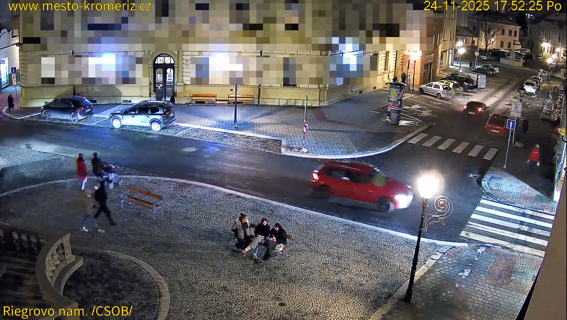 Kroměříž , Riegrovo Street CSOB Junction Live Cam - Kromeriz, Zlin, Czechia