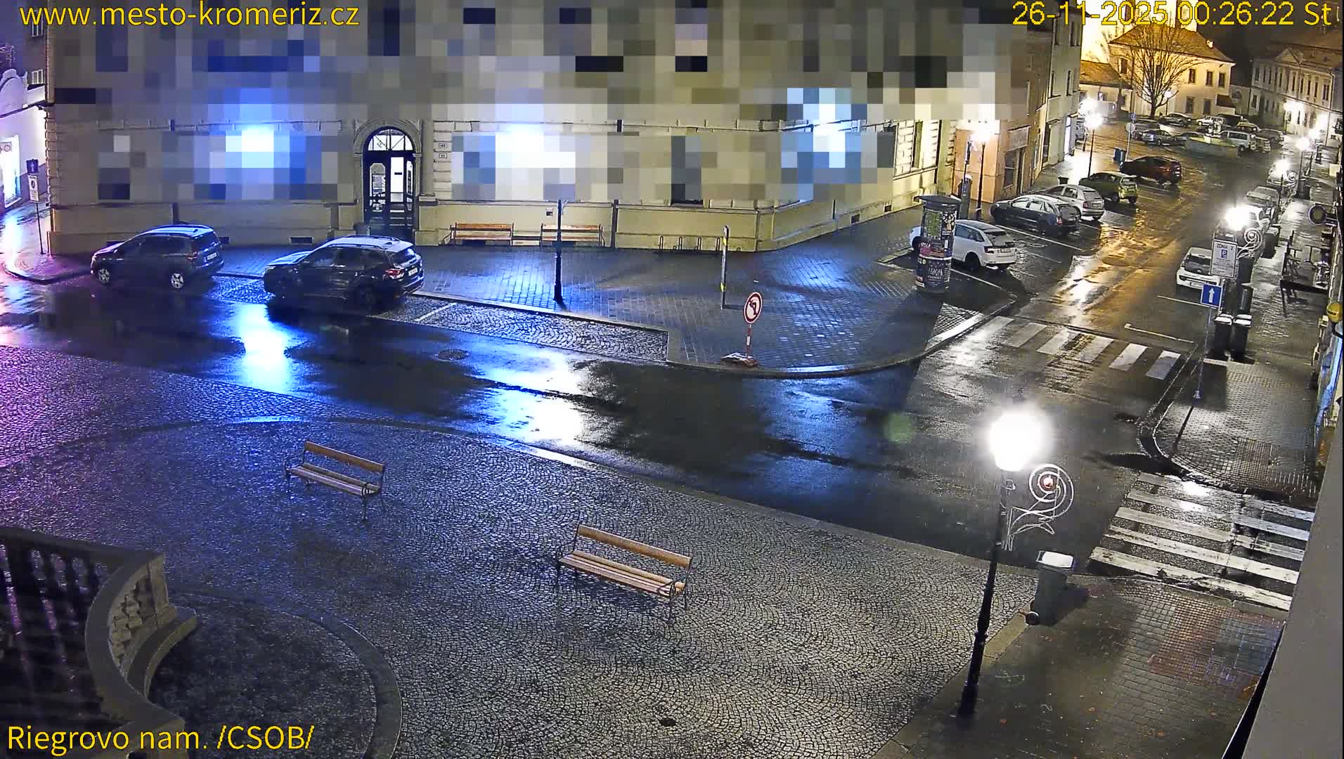 Kroměříž , Riegrovo Street CSOB Junction Live Cam - Kromeriz, Zlin, Czechia