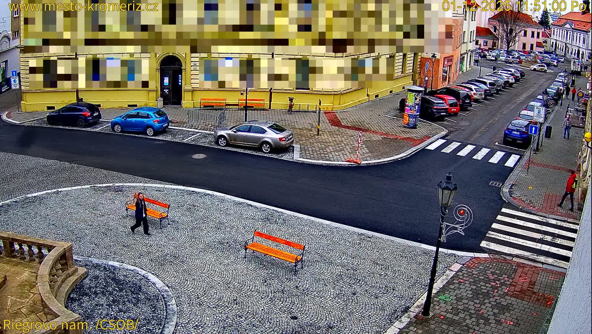 Kroměříž , Riegrovo Street CSOB Junction Live Cam - Kromeriz, Zlin, Czechia