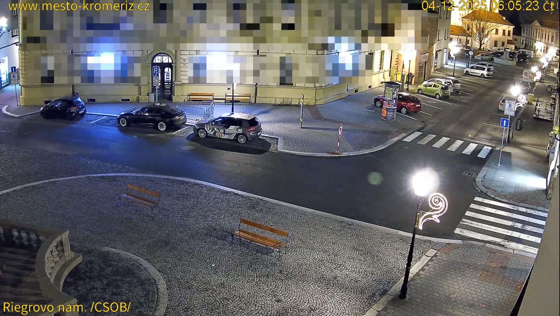 Kroměříž , Riegrovo Street CSOB Junction Live Cam - Kromeriz, Zlin, Czechia