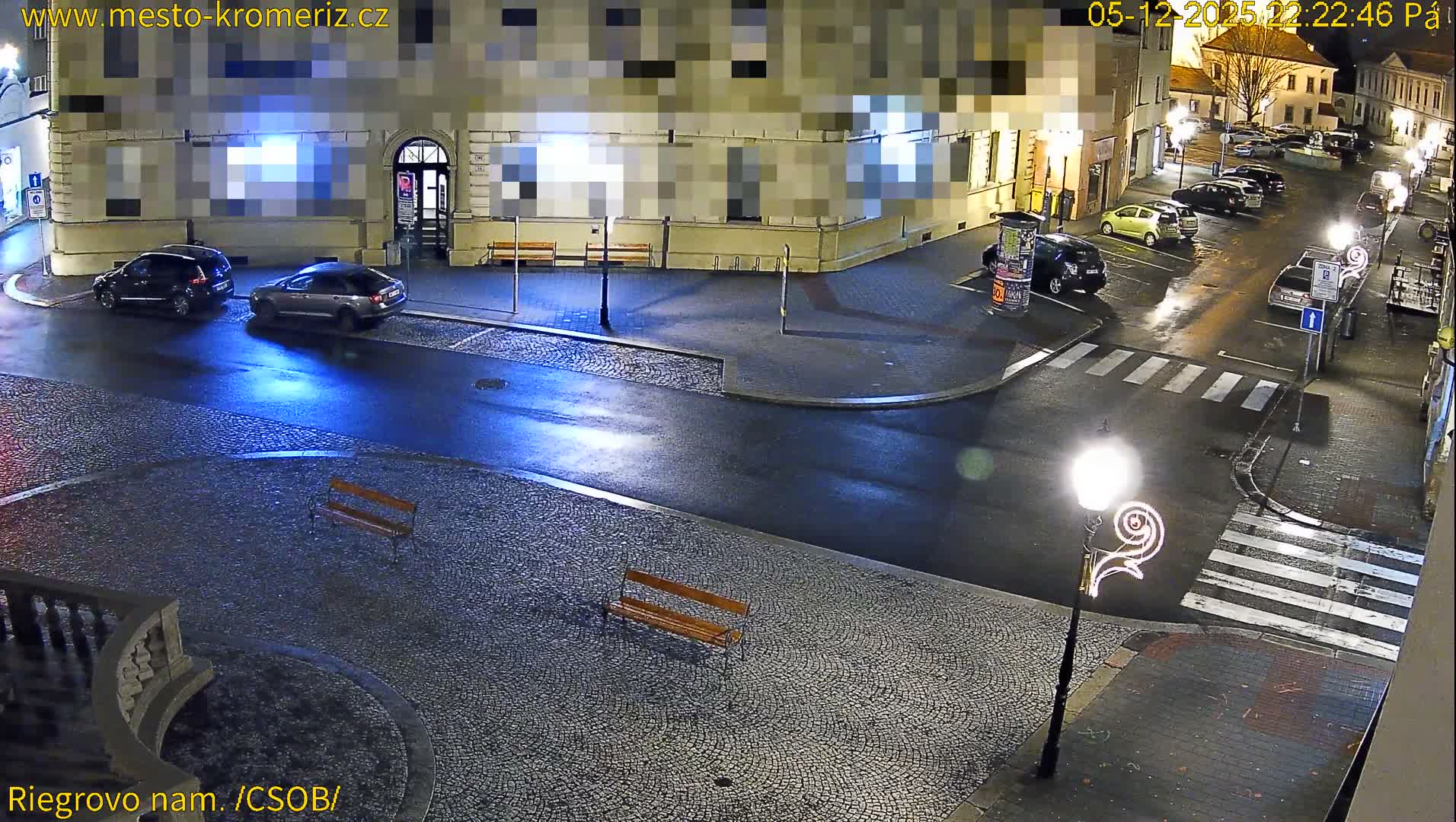 Kroměříž , Riegrovo Street CSOB Junction Live Cam - Kromeriz, Zlin, Czechia