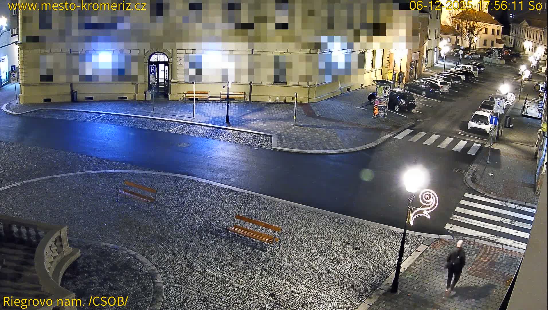 Kroměříž , Riegrovo Street CSOB Junction Live Cam - Kromeriz, Zlin, Czechia
