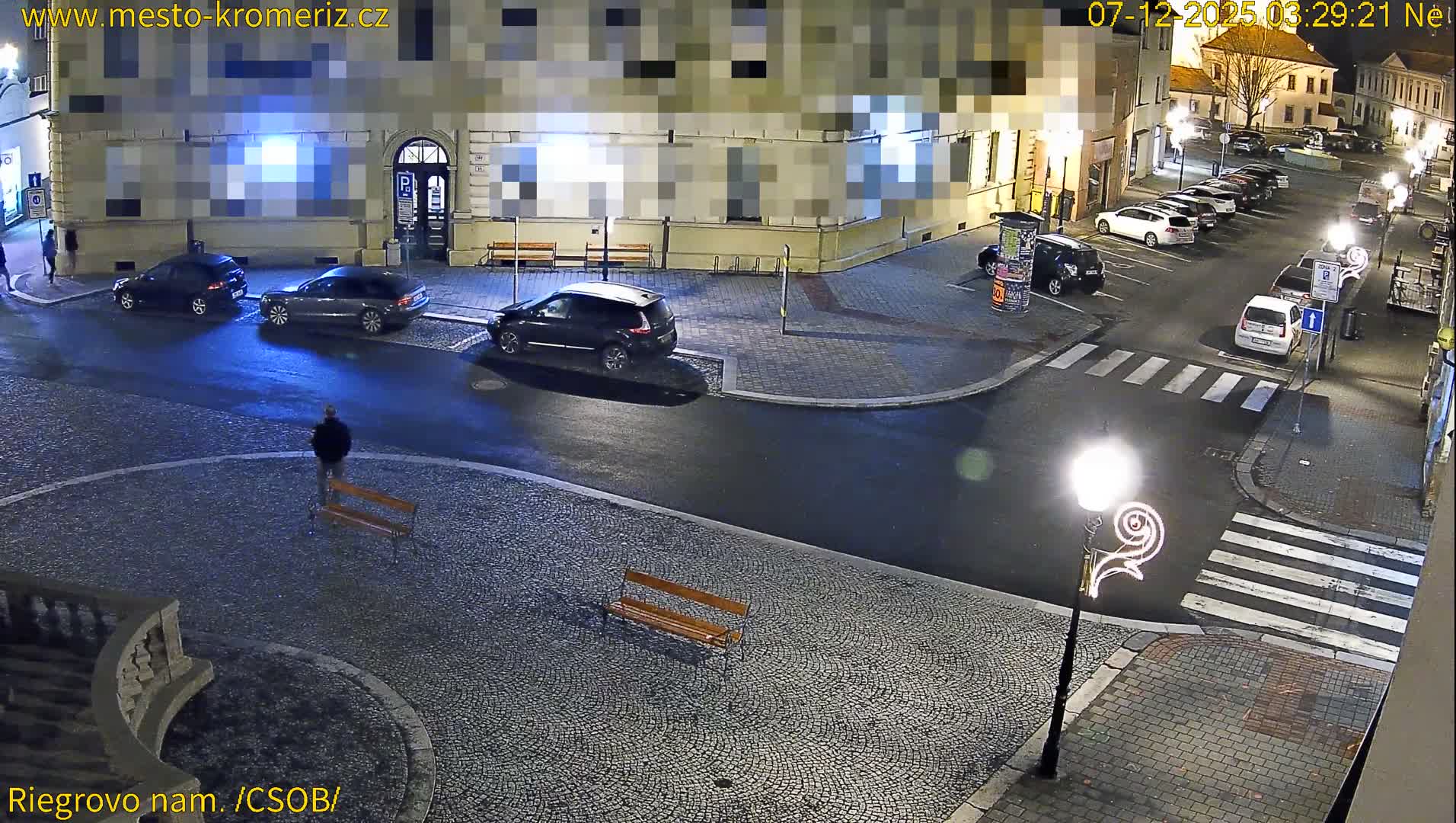 Kroměříž , Riegrovo Street CSOB Junction Live Cam - Kromeriz, Zlin, Czechia