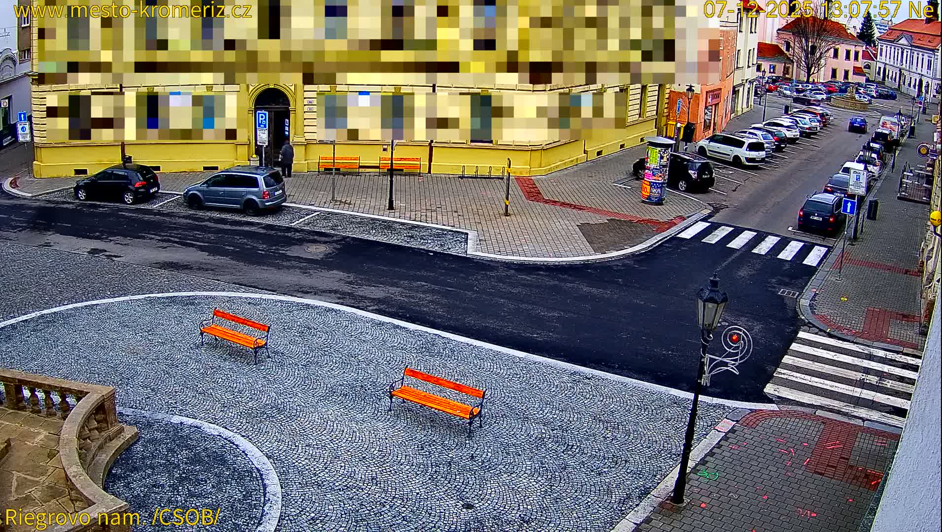 Kroměříž , Riegrovo Street CSOB Junction Live Cam - Kromeriz, Zlin, Czechia