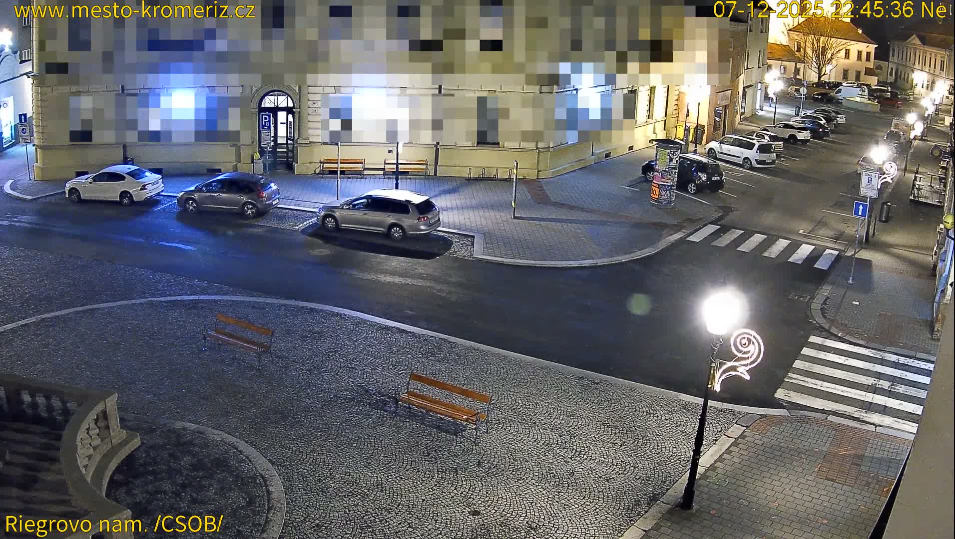 Kroměříž , Riegrovo Street CSOB Junction Live Cam - Kromeriz, Zlin, Czechia