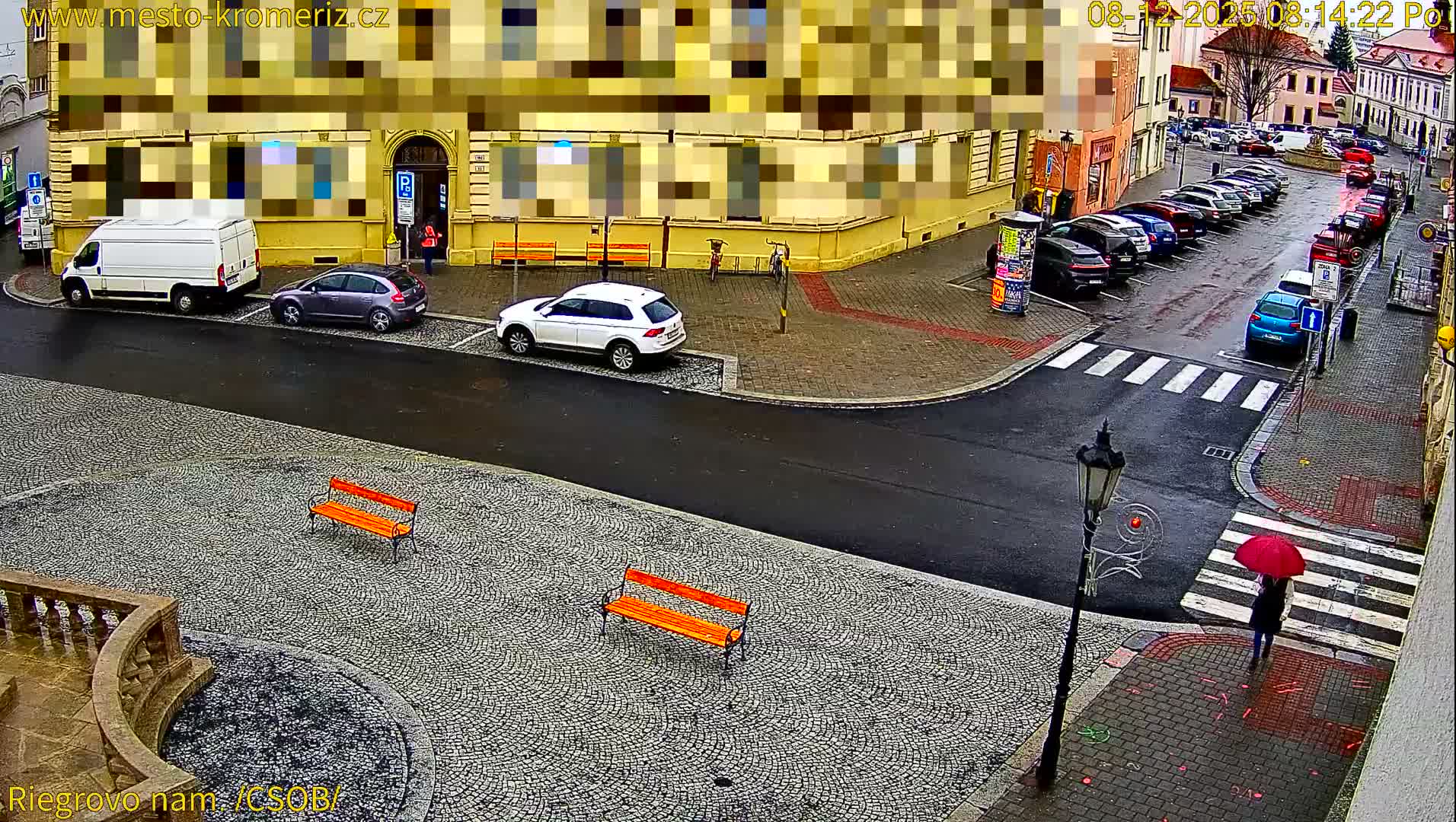 Kroměříž , Riegrovo Street CSOB Junction Live Cam - Kromeriz, Zlin, Czechia