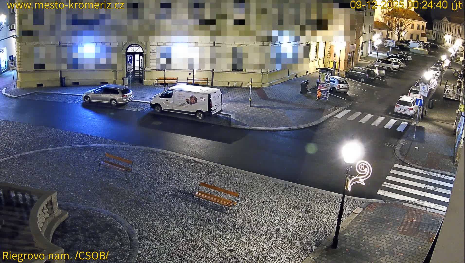 Kroměříž , Riegrovo Street CSOB Junction Live Cam - Kromeriz, Zlin, Czechia