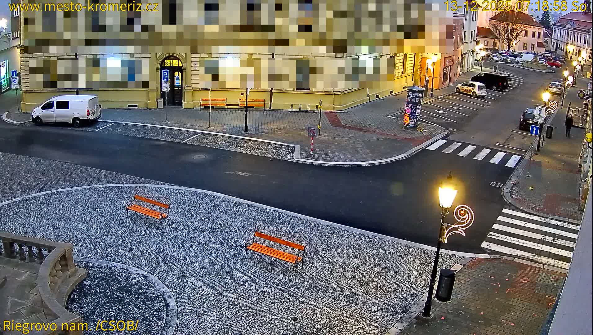 Kroměříž , Riegrovo Street CSOB Junction Live Cam - Kromeriz, Zlin, Czechia