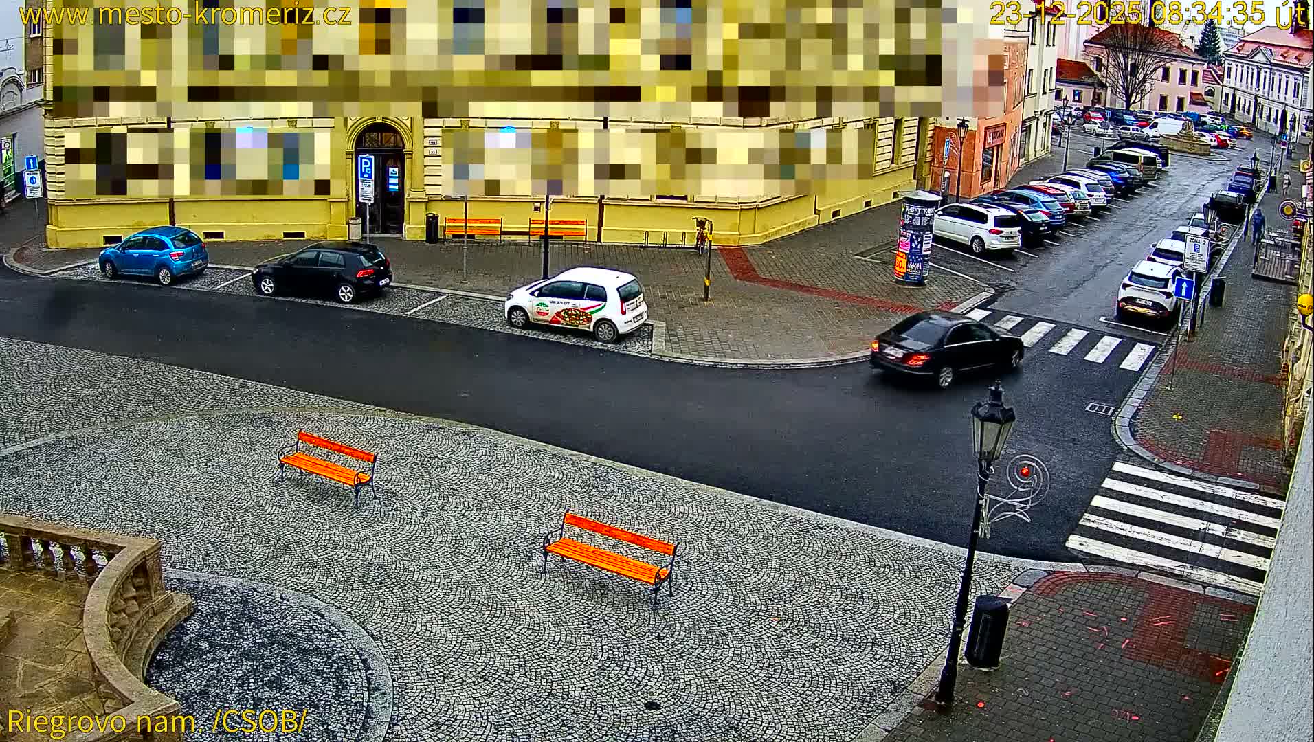 Kroměříž , Riegrovo Street CSOB Junction Live Cam - Kromeriz, Zlin, Czechia