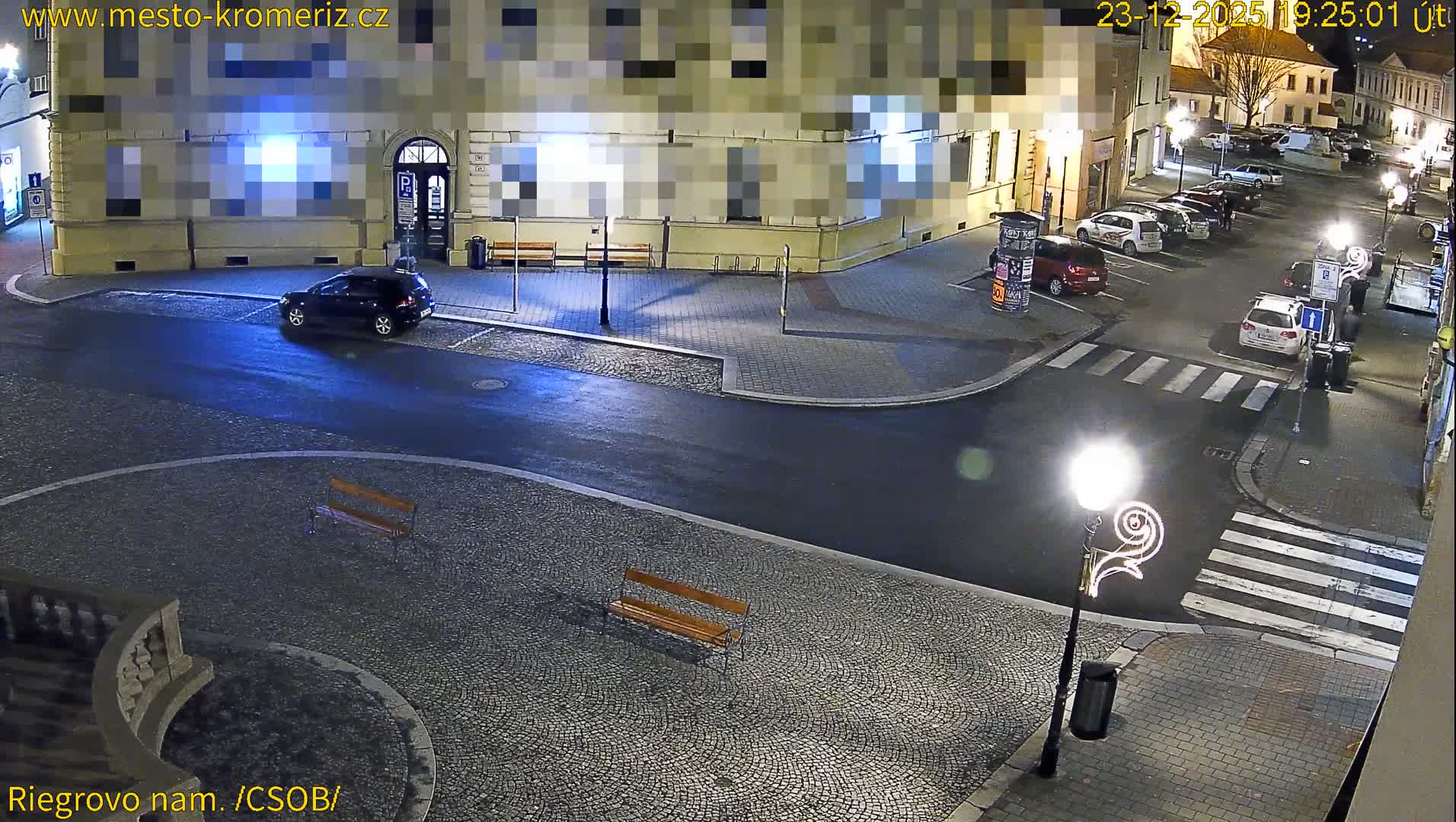 Kroměříž , Riegrovo Street CSOB Junction Live Cam - Kromeriz, Zlin, Czechia