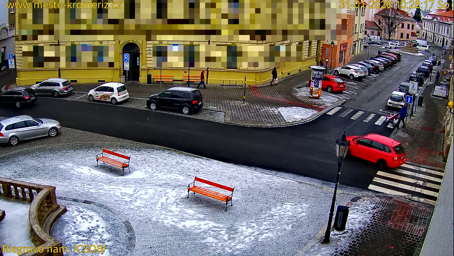 Kroměříž , Riegrovo Street CSOB Junction Live Cam - Kromeriz, Zlin, Czechia