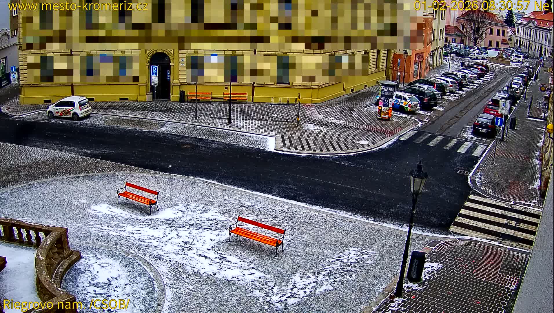Kroměříž , Riegrovo Street CSOB Junction Live Cam - Kromeriz, Zlin, Czechia