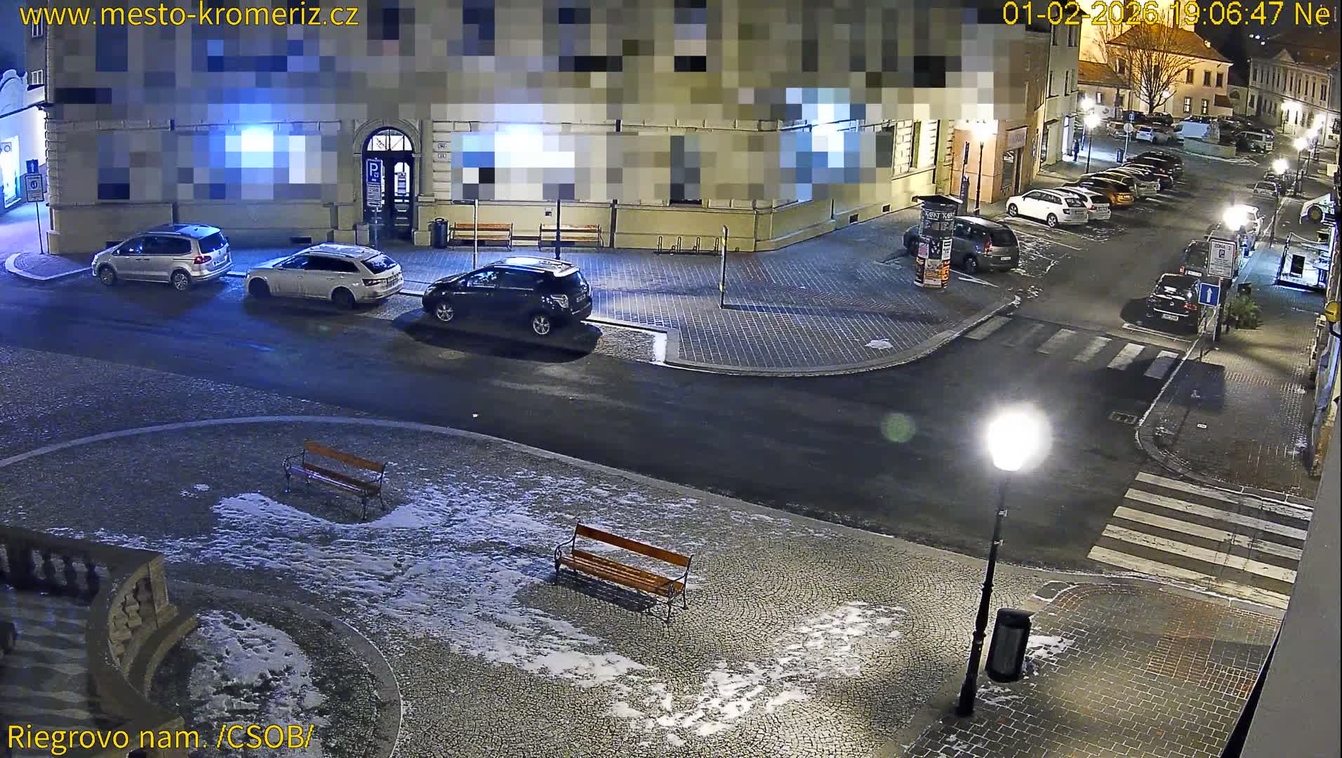 Kroměříž , Riegrovo Street CSOB Junction Live Cam - Kromeriz, Zlin, Czechia