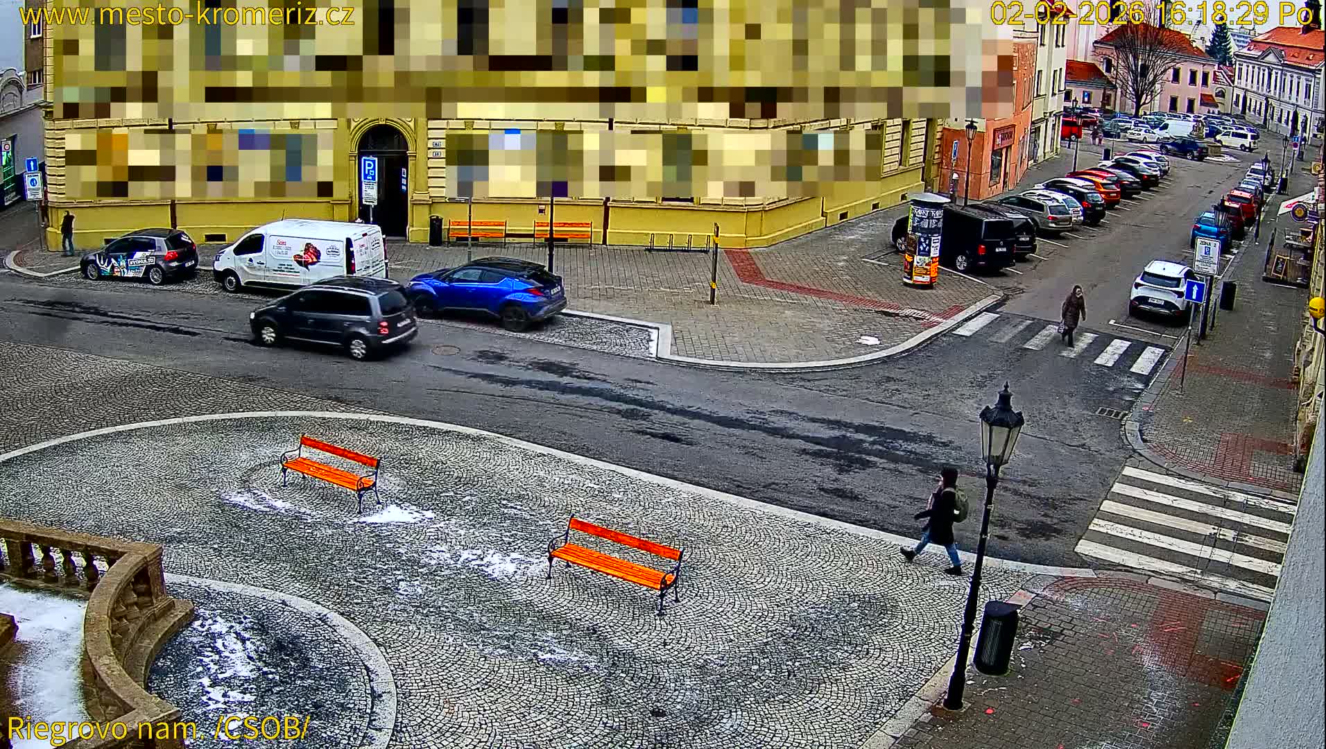 Kroměříž , Riegrovo Street CSOB Junction Live Cam - Kromeriz, Zlin, Czechia