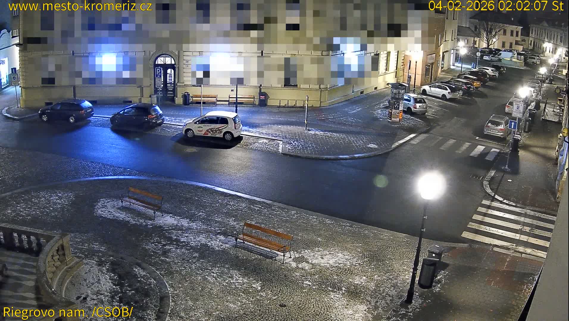 Kroměříž , Riegrovo Street CSOB Junction Live Cam - Kromeriz, Zlin, Czechia