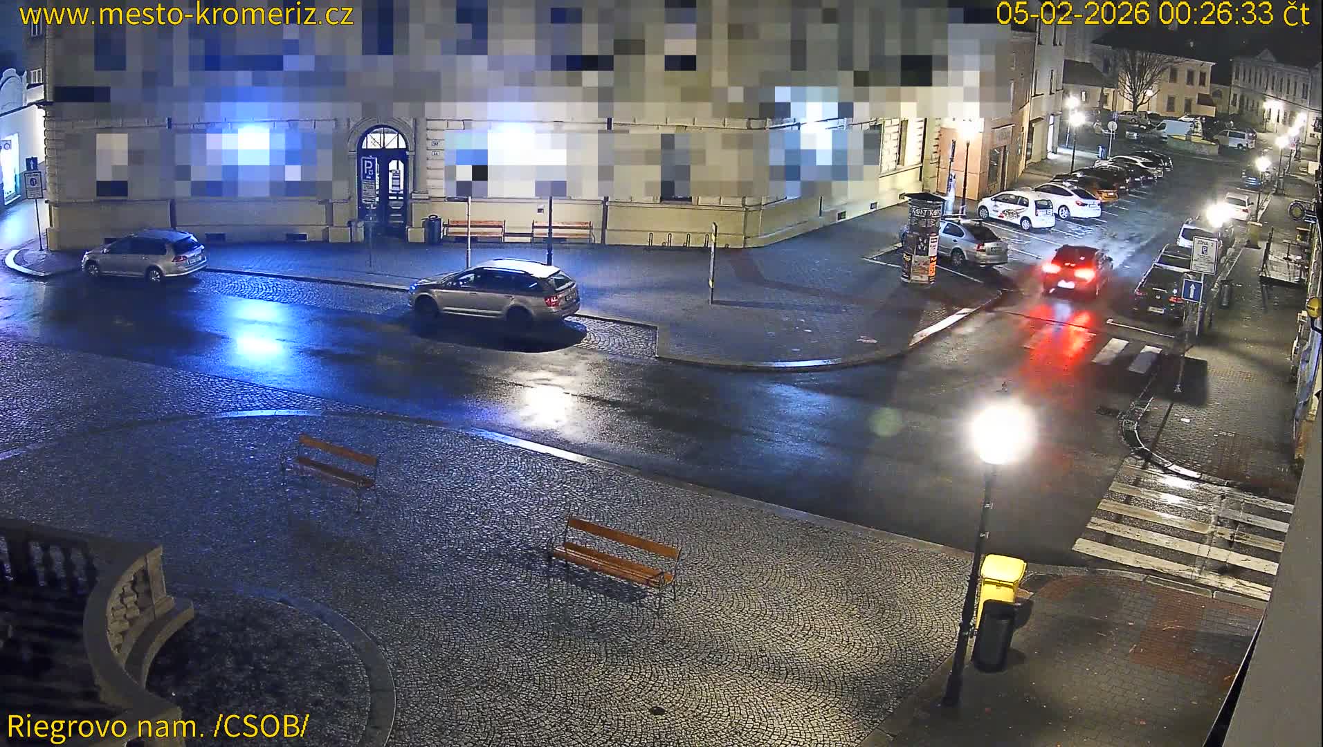 Kroměříž , Riegrovo Street CSOB Junction Live Cam - Kromeriz, Zlin, Czechia