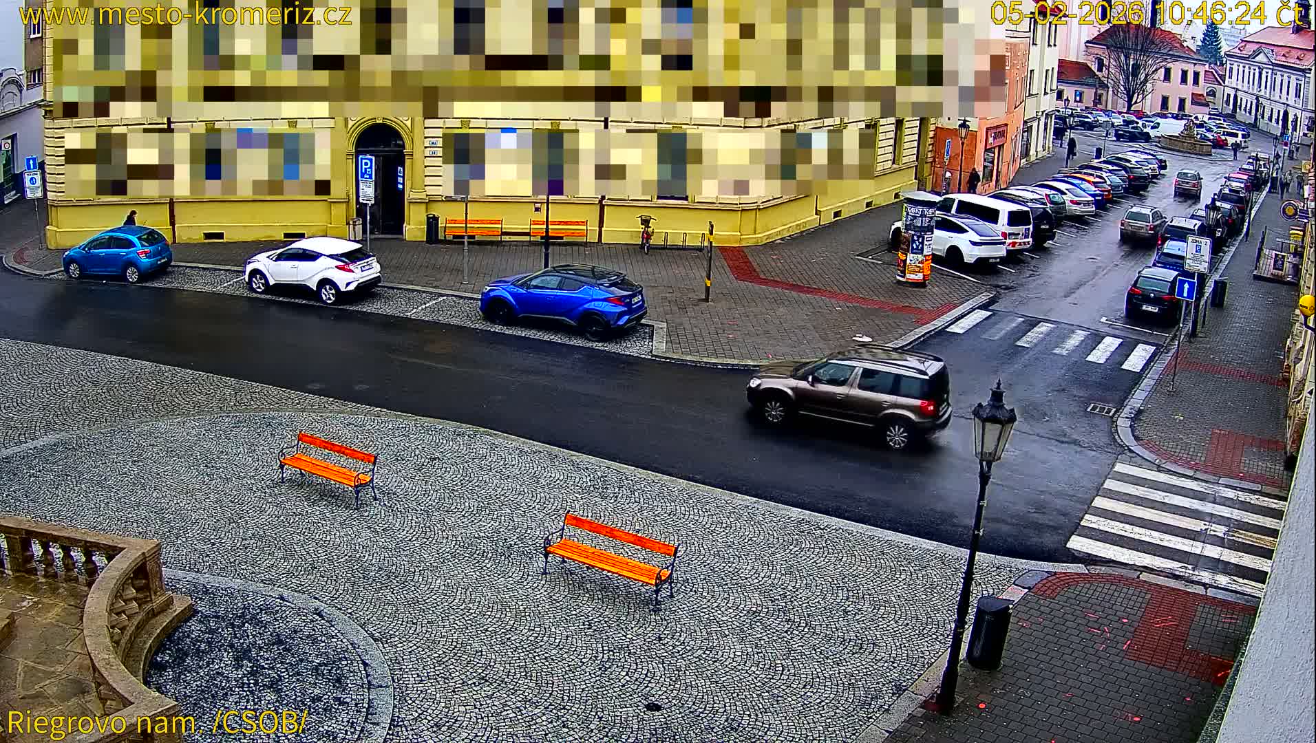 Kroměříž , Riegrovo Street CSOB Junction Live Cam - Kromeriz, Zlin, Czechia