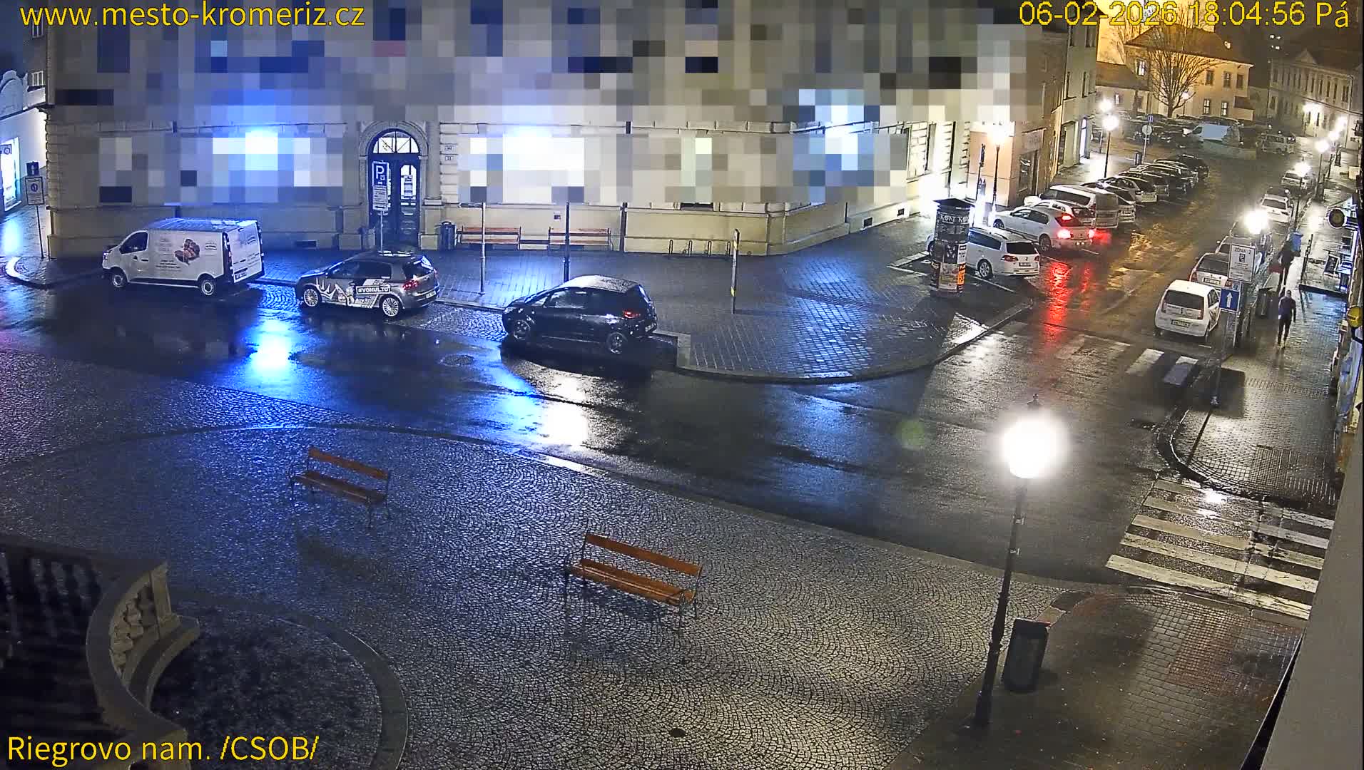 Kroměříž , Riegrovo Street CSOB Junction Live Cam - Kromeriz, Zlin, Czechia