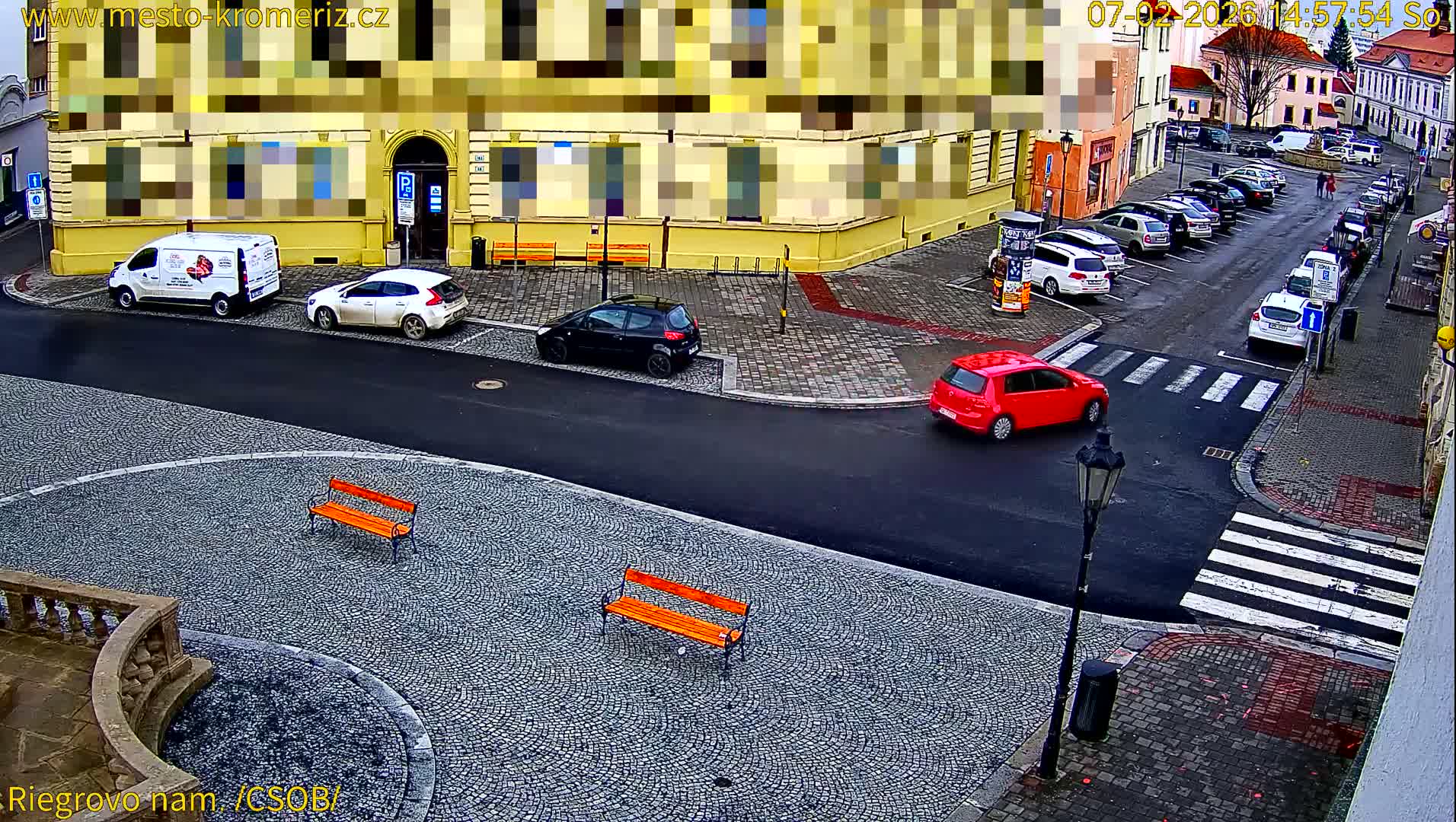 Kroměříž , Riegrovo Street CSOB Junction Live Cam - Kromeriz, Zlin, Czechia