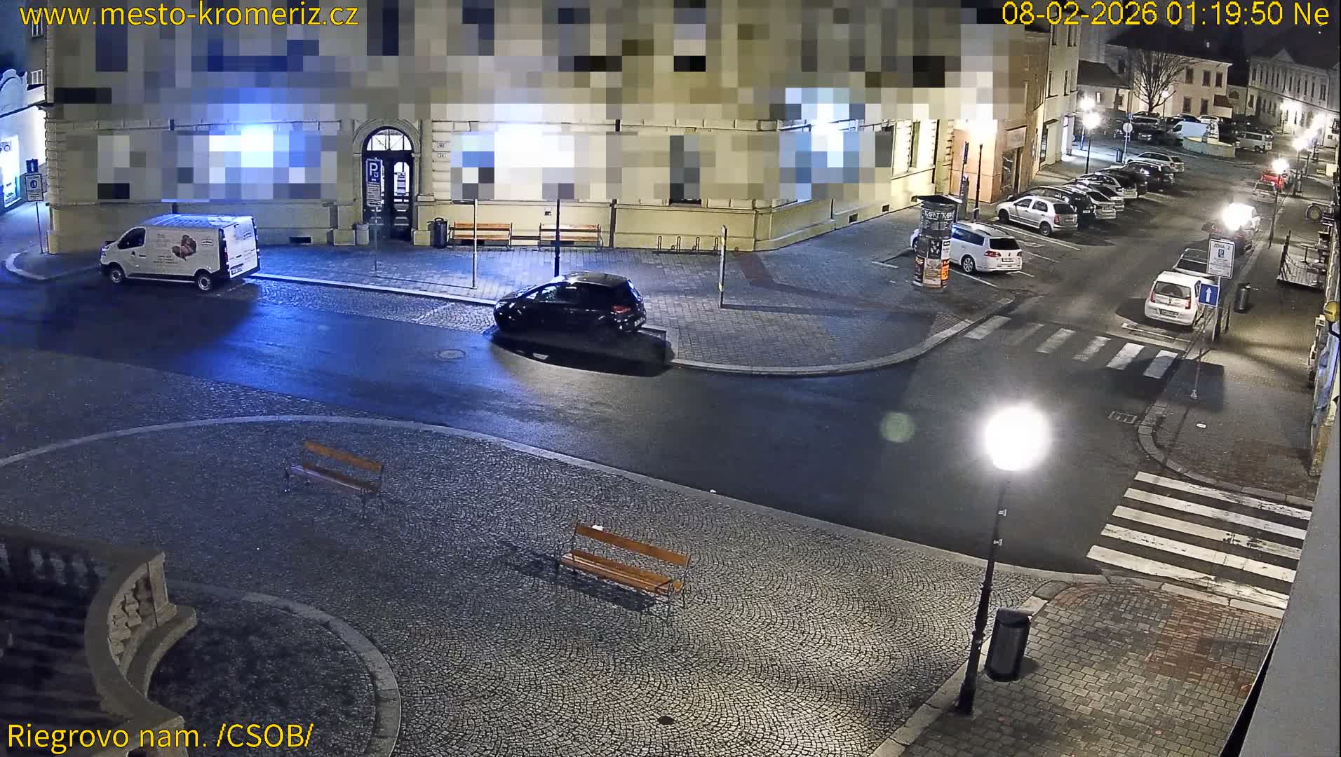 Kroměříž , Riegrovo Street CSOB Junction Live Cam - Kromeriz, Zlin, Czechia