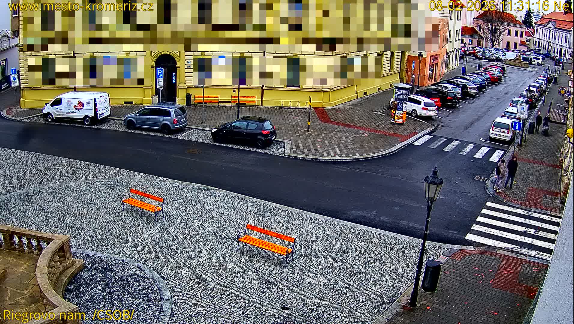 Kroměříž , Riegrovo Street CSOB Junction Live Cam - Kromeriz, Zlin, Czechia