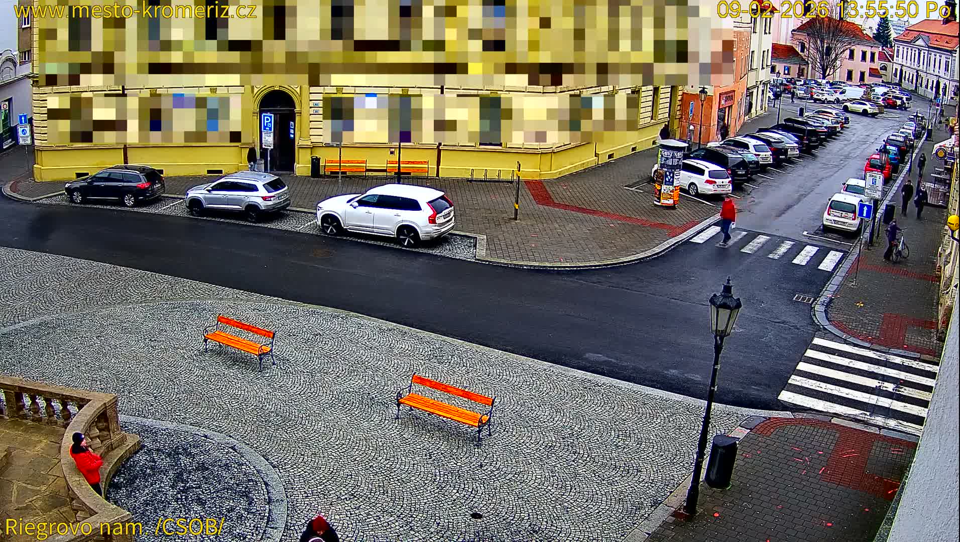 Kroměříž , Riegrovo Street CSOB Junction Live Cam - Kromeriz, Zlin, Czechia