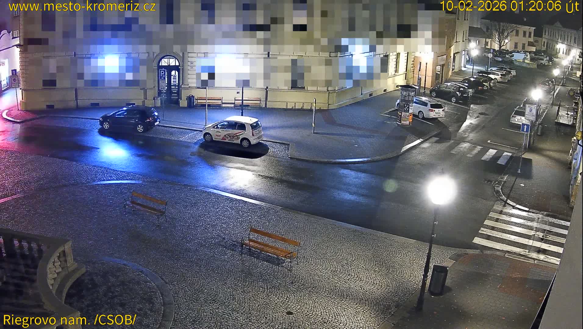 Kroměříž , Riegrovo Street CSOB Junction Live Cam - Kromeriz, Zlin, Czechia