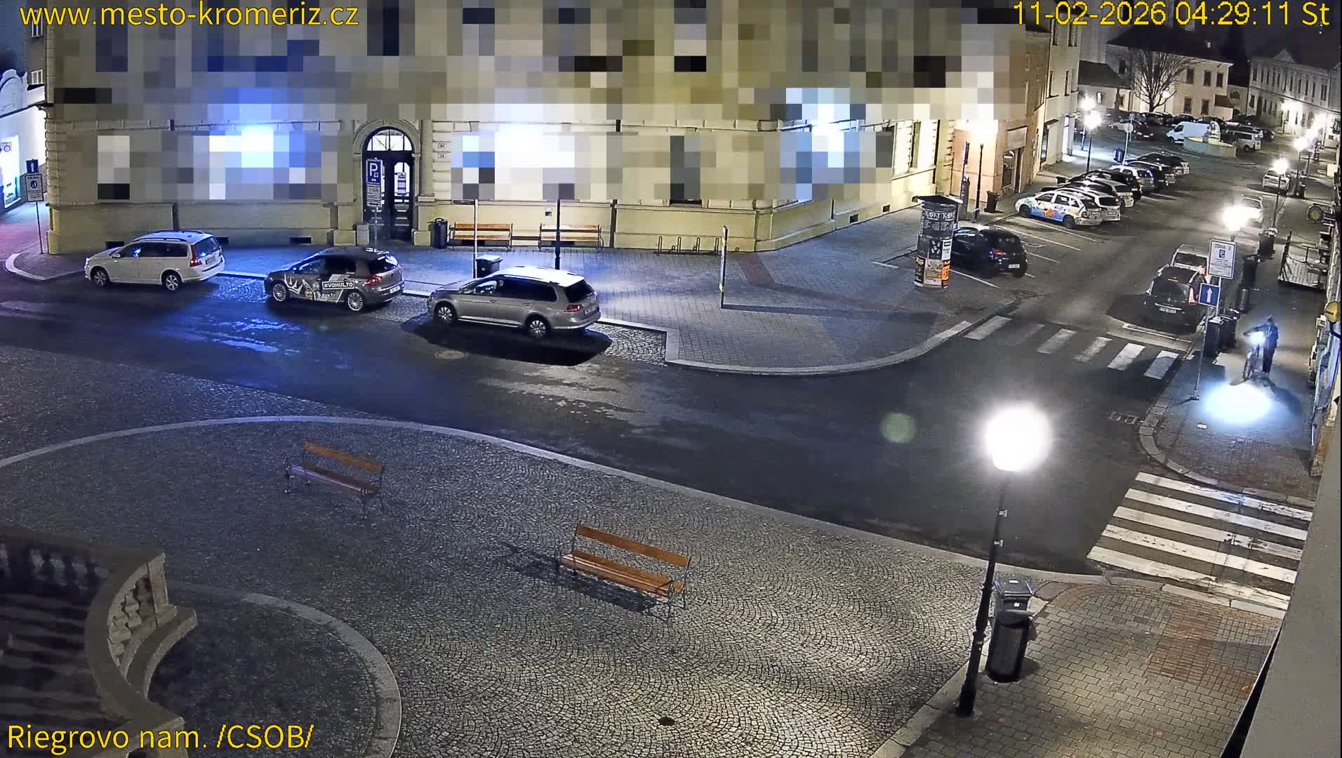 Kroměříž , Riegrovo Street CSOB Junction Live Cam - Kromeriz, Zlin, Czechia