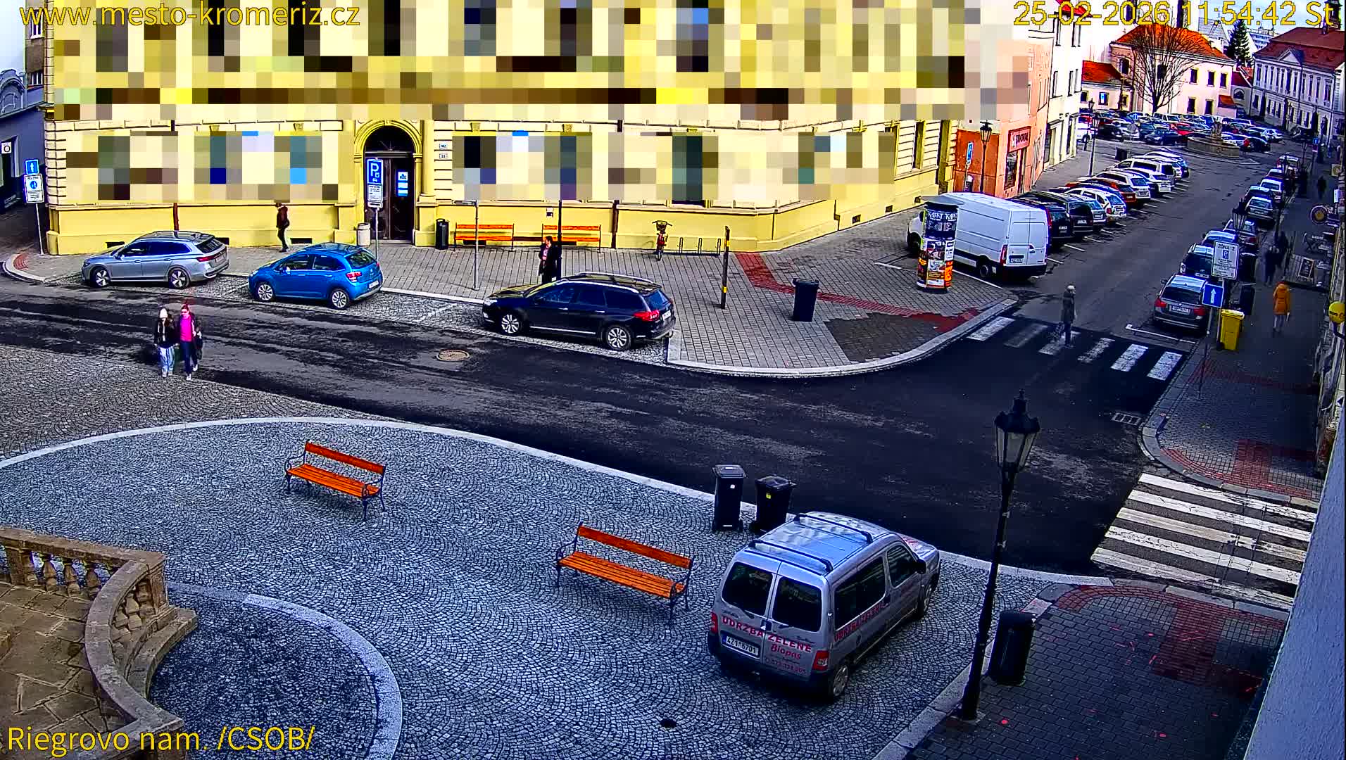 Kroměříž , Riegrovo Street CSOB Junction Live Cam - Kromeriz, Zlin, Czechia
