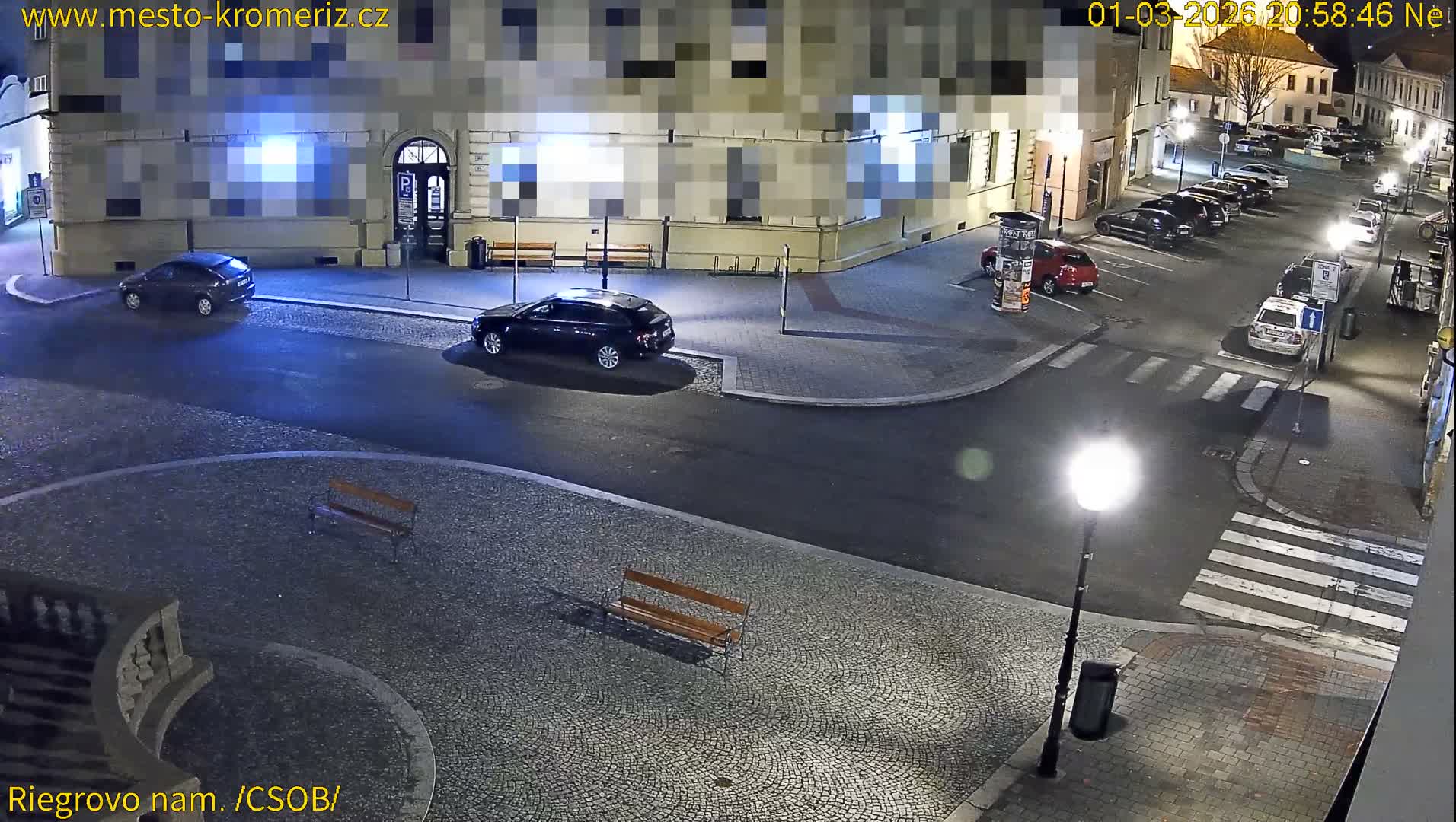 Kroměříž , Riegrovo Street CSOB Junction Live Cam - Kromeriz, Zlin, Czechia
