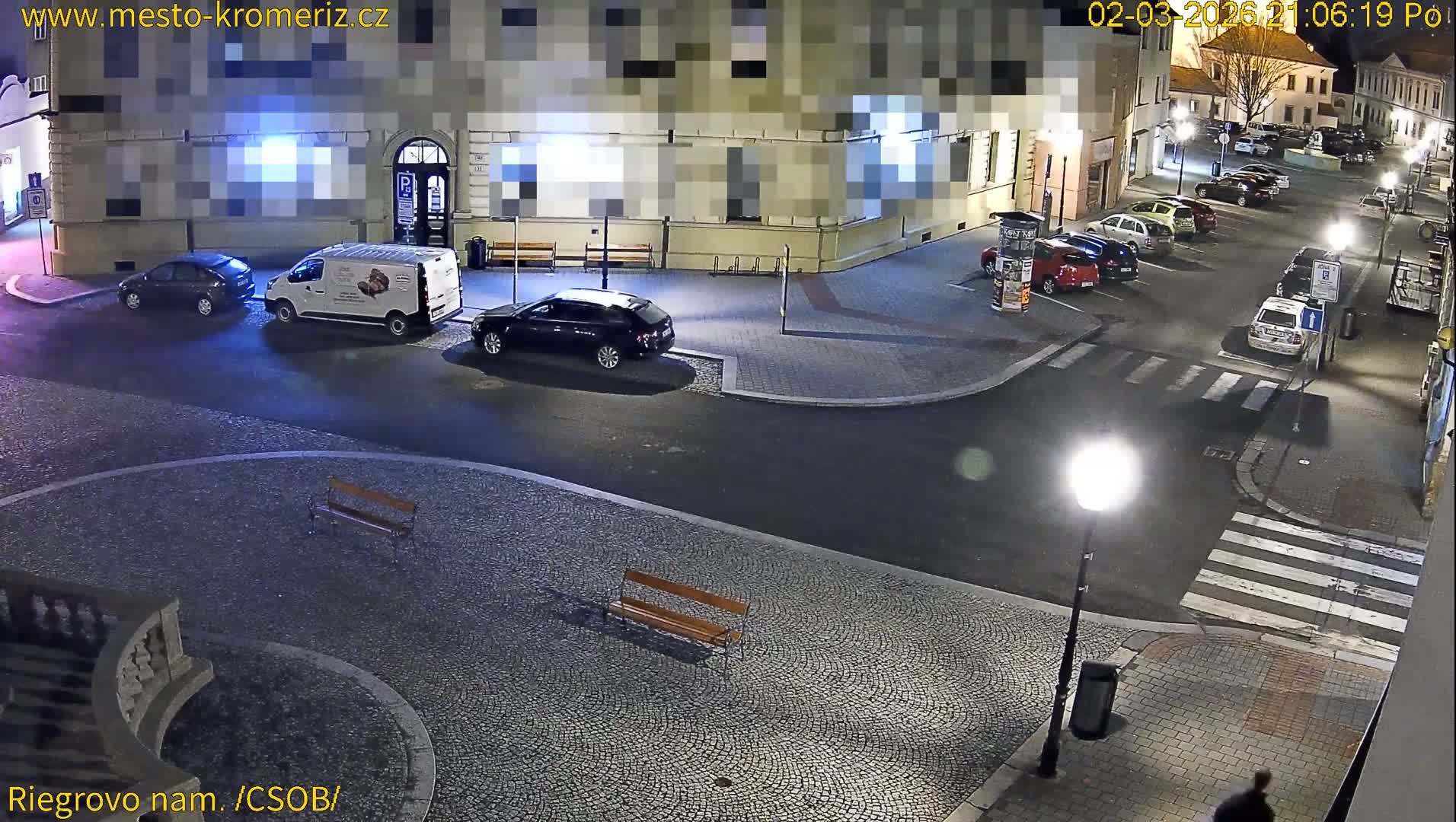 Kroměříž , Riegrovo Street CSOB Junction Live Cam - Kromeriz, Zlin, Czechia