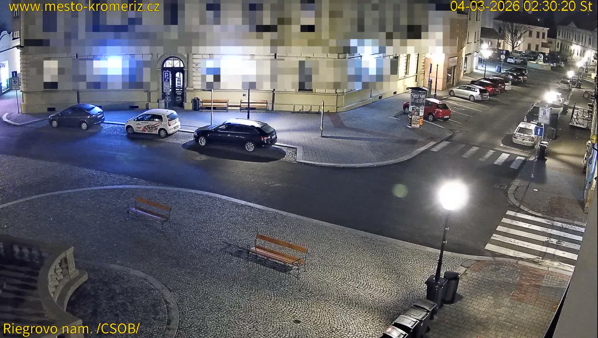 Kroměříž , Riegrovo Street CSOB Junction Live Cam - Kromeriz, Zlin, Czechia