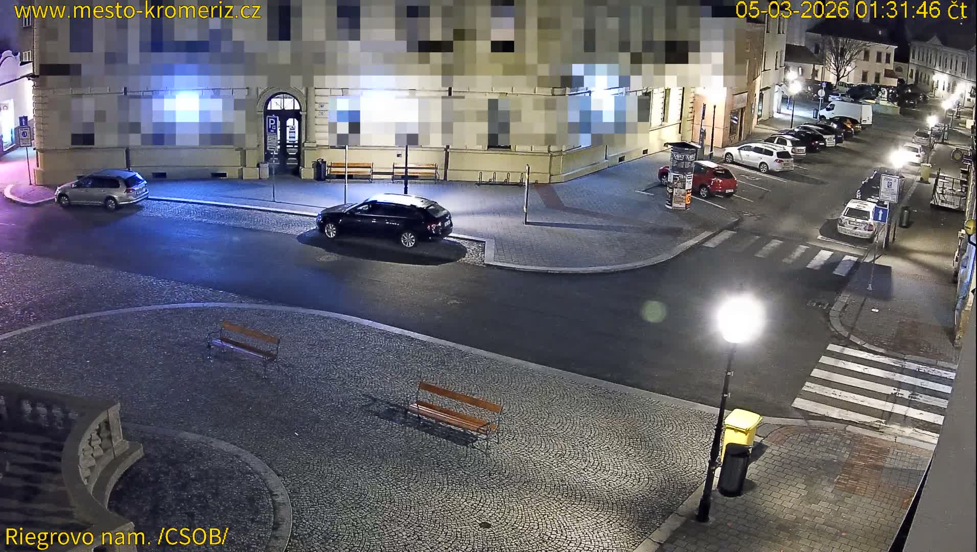 Kroměříž , Riegrovo Street CSOB Junction Live Cam - Kromeriz, Zlin, Czechia