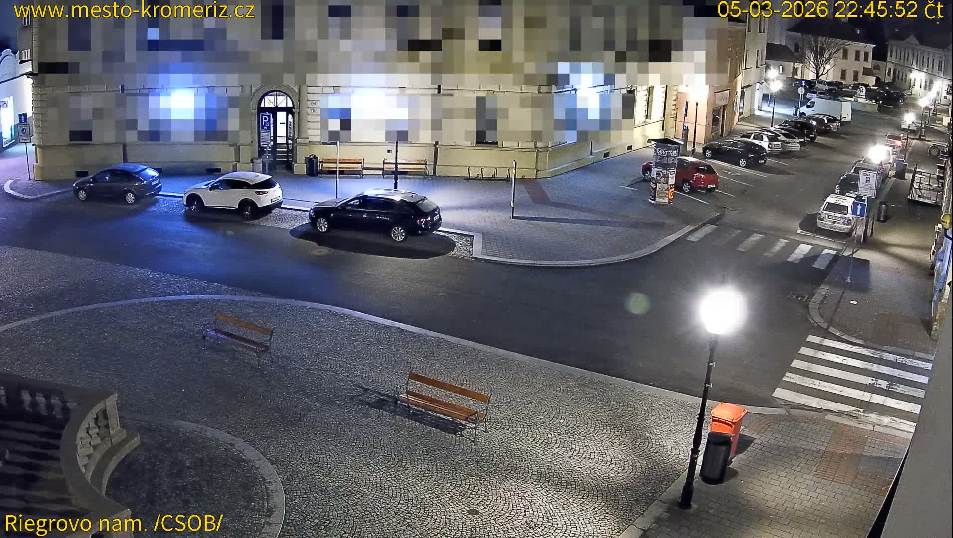 Kroměříž , Riegrovo Street CSOB Junction Live Cam - Kromeriz, Zlin, Czechia