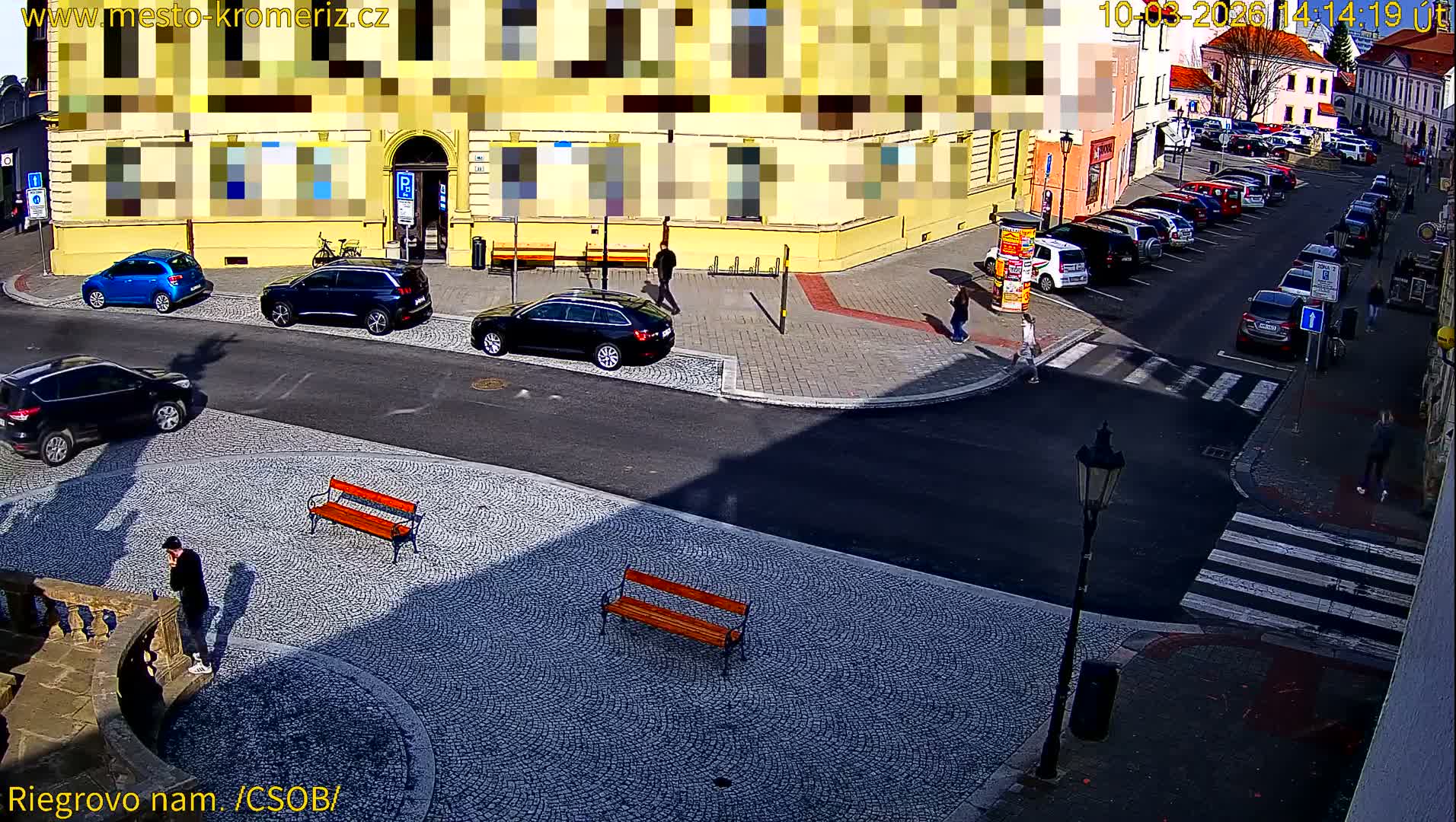 Kroměříž , Riegrovo Street CSOB Junction Live Cam - Kromeriz, Zlin, Czechia
