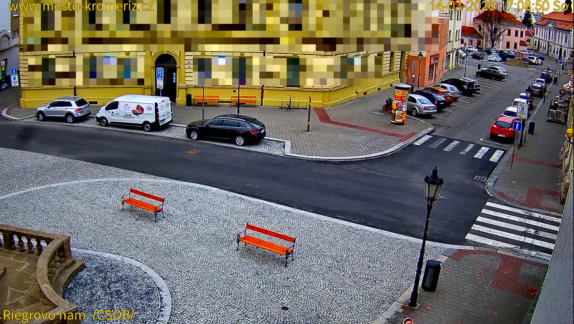 Kroměříž , Riegrovo Street CSOB Junction Live Cam - Kromeriz, Zlin, Czechia