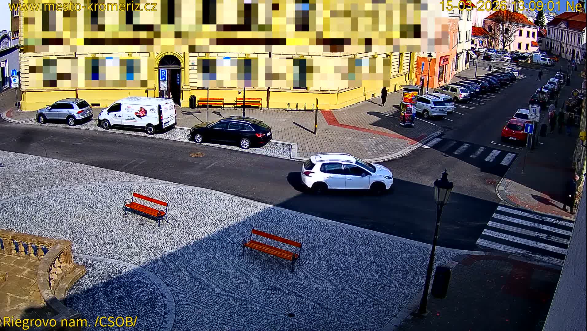 Kroměříž , Riegrovo Street CSOB Junction Live Cam - Kromeriz, Zlin, Czechia