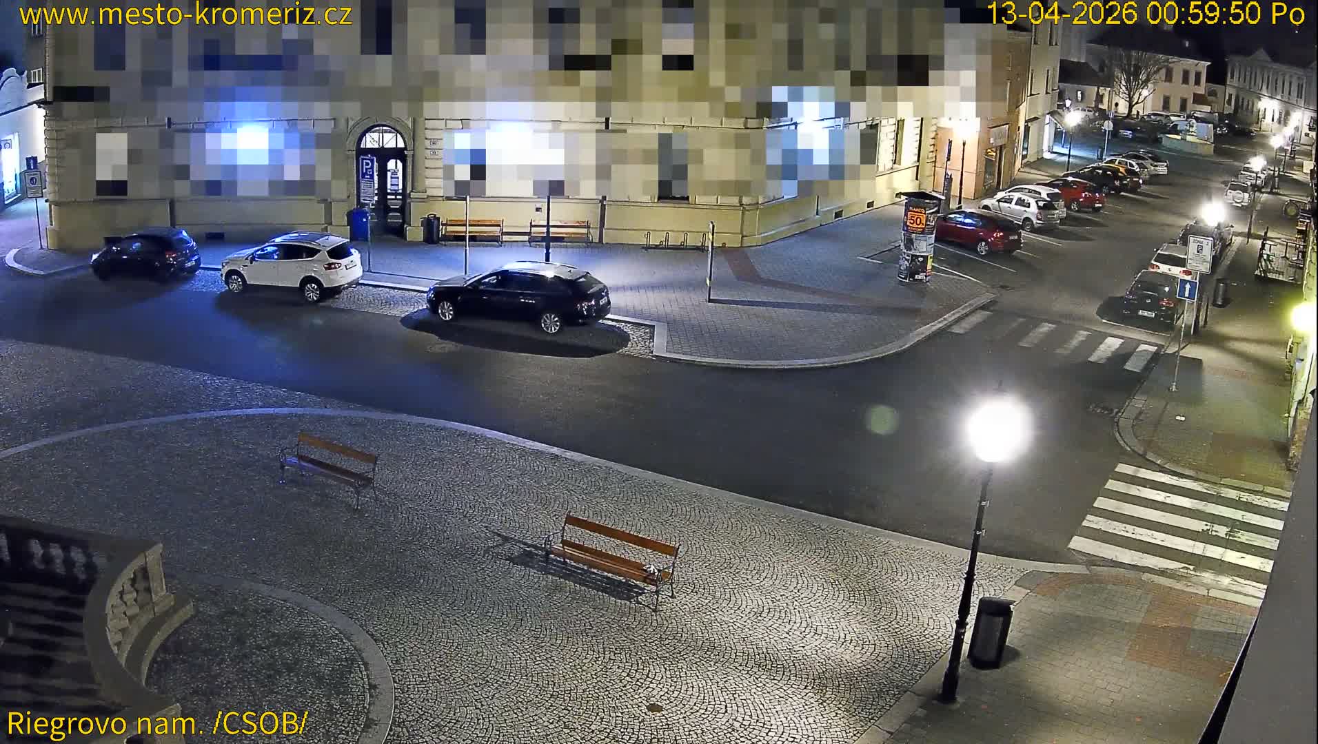 Kroměříž , Riegrovo Street CSOB Junction Live Cam - Kromeriz, Zlin, Czechia