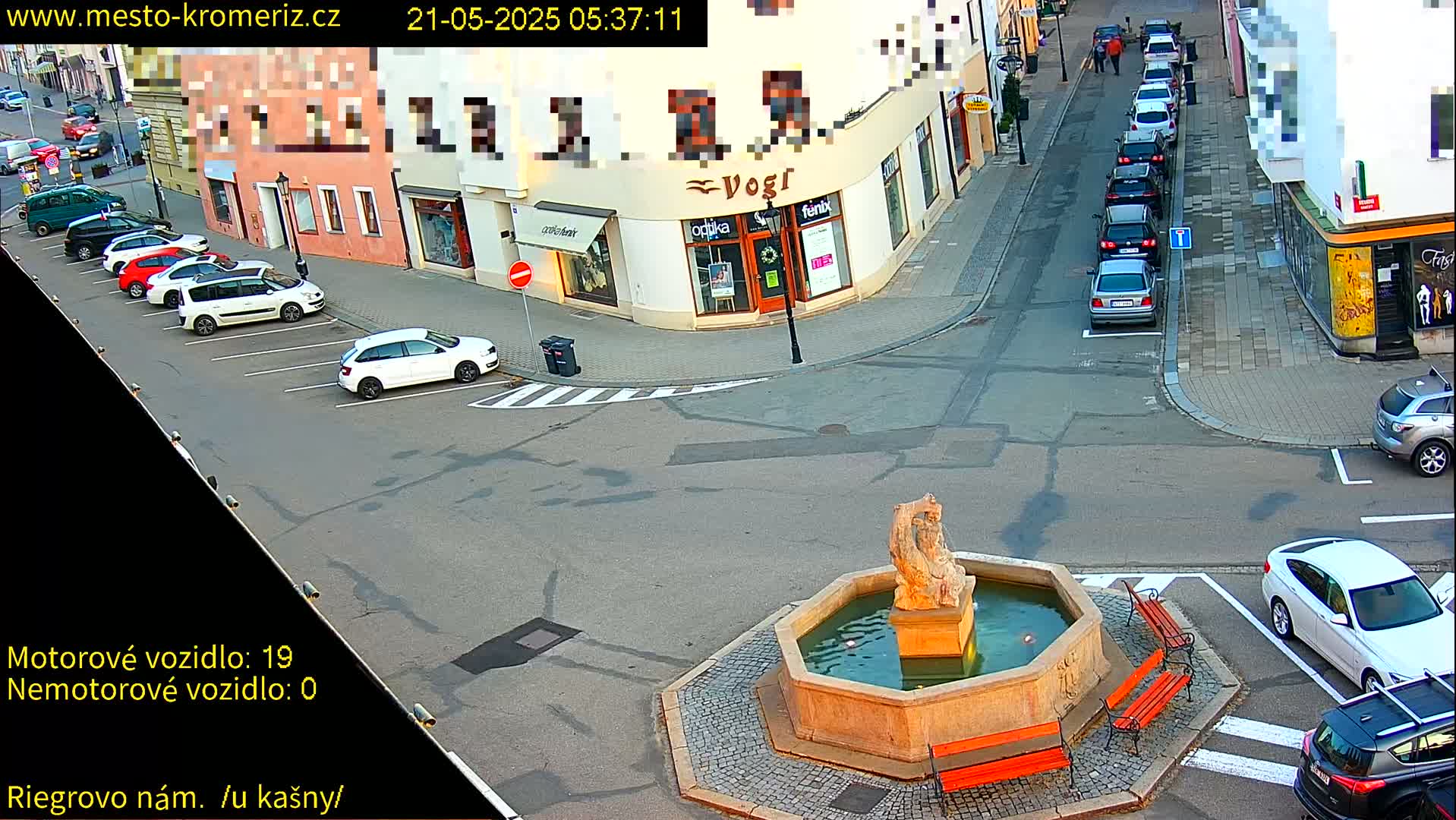 Kroměříž - Riegrovo Náměstí Fountain (Rieger Square) Live Cam - Kromeriz, Zlin, Czechia