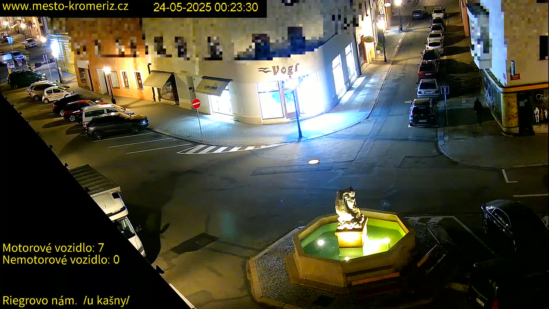 Kroměříž - Riegrovo Náměstí Fountain (Rieger Square) Live Cam - Kromeriz, Zlin, Czechia