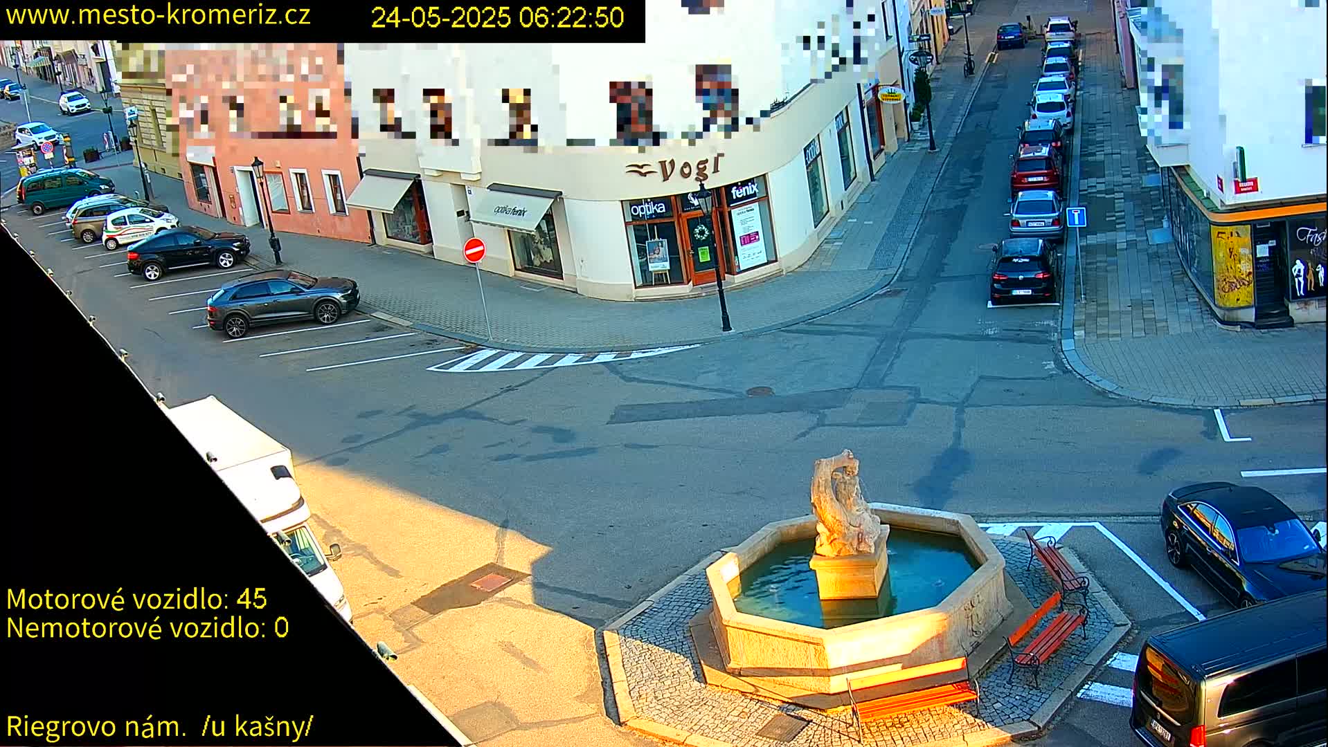 Kroměříž - Riegrovo Náměstí Fountain (Rieger Square) Live Cam - Kromeriz, Zlin, Czechia