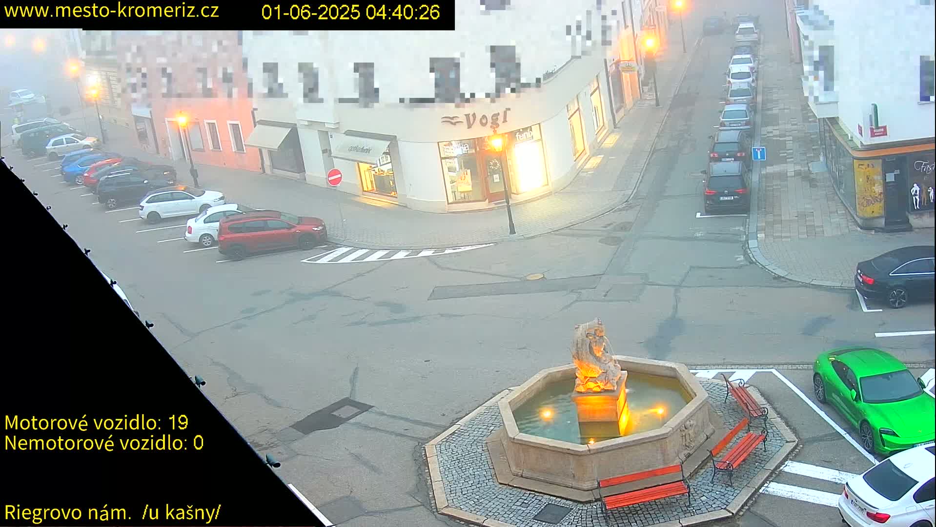 Kroměříž - Riegrovo Náměstí Fountain (Rieger Square) Live Cam - Kromeriz, Zlin, Czechia