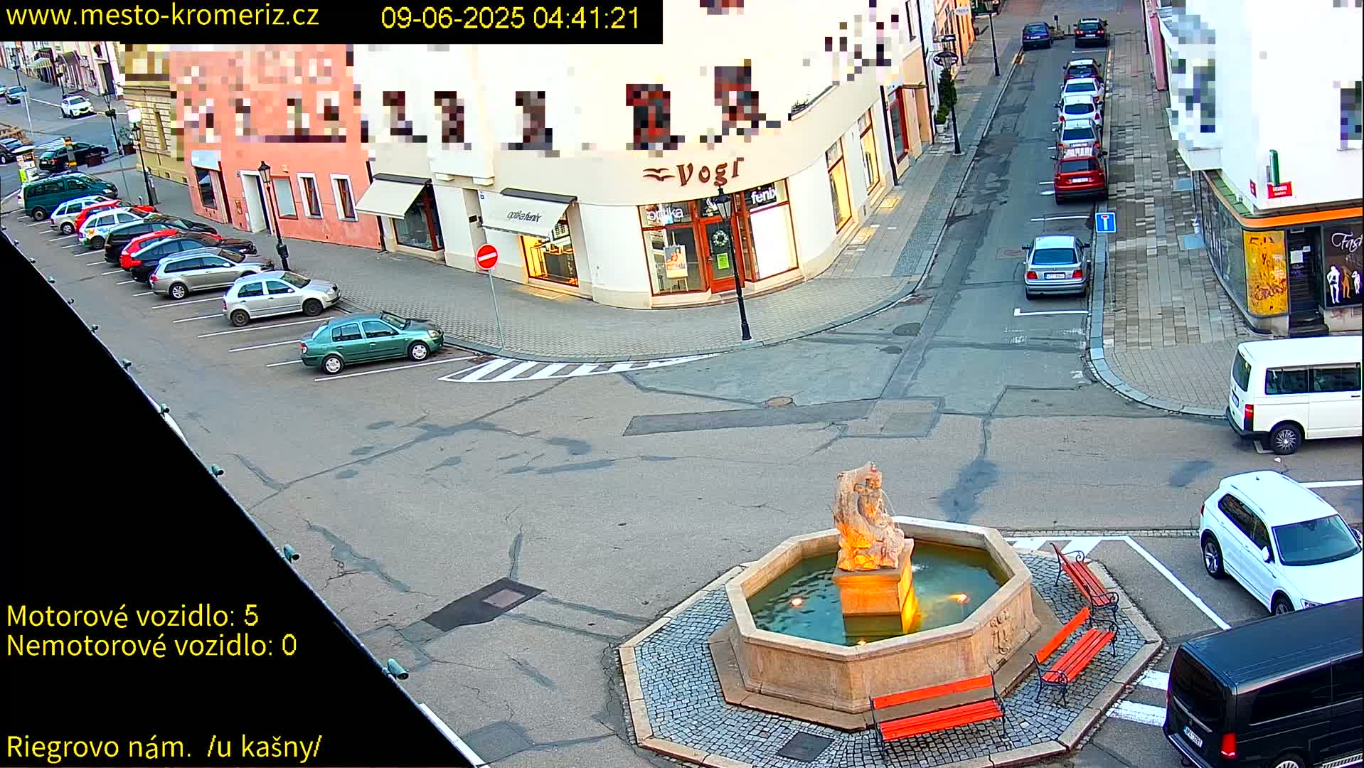 Kroměříž - Riegrovo Náměstí Fountain (Rieger Square) Live Cam - Kromeriz, Zlin, Czechia