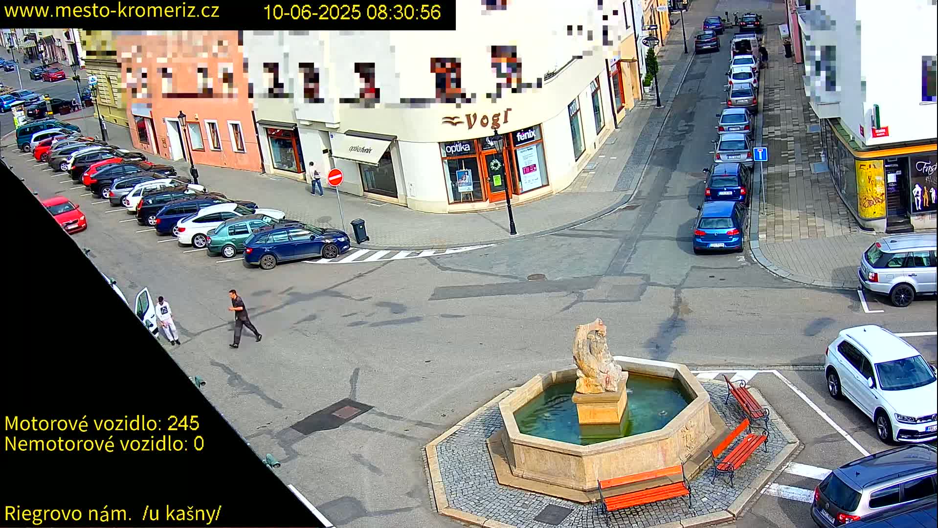 Kroměříž - Riegrovo Náměstí Fountain (Rieger Square) Live Cam - Kromeriz, Zlin, Czechia
