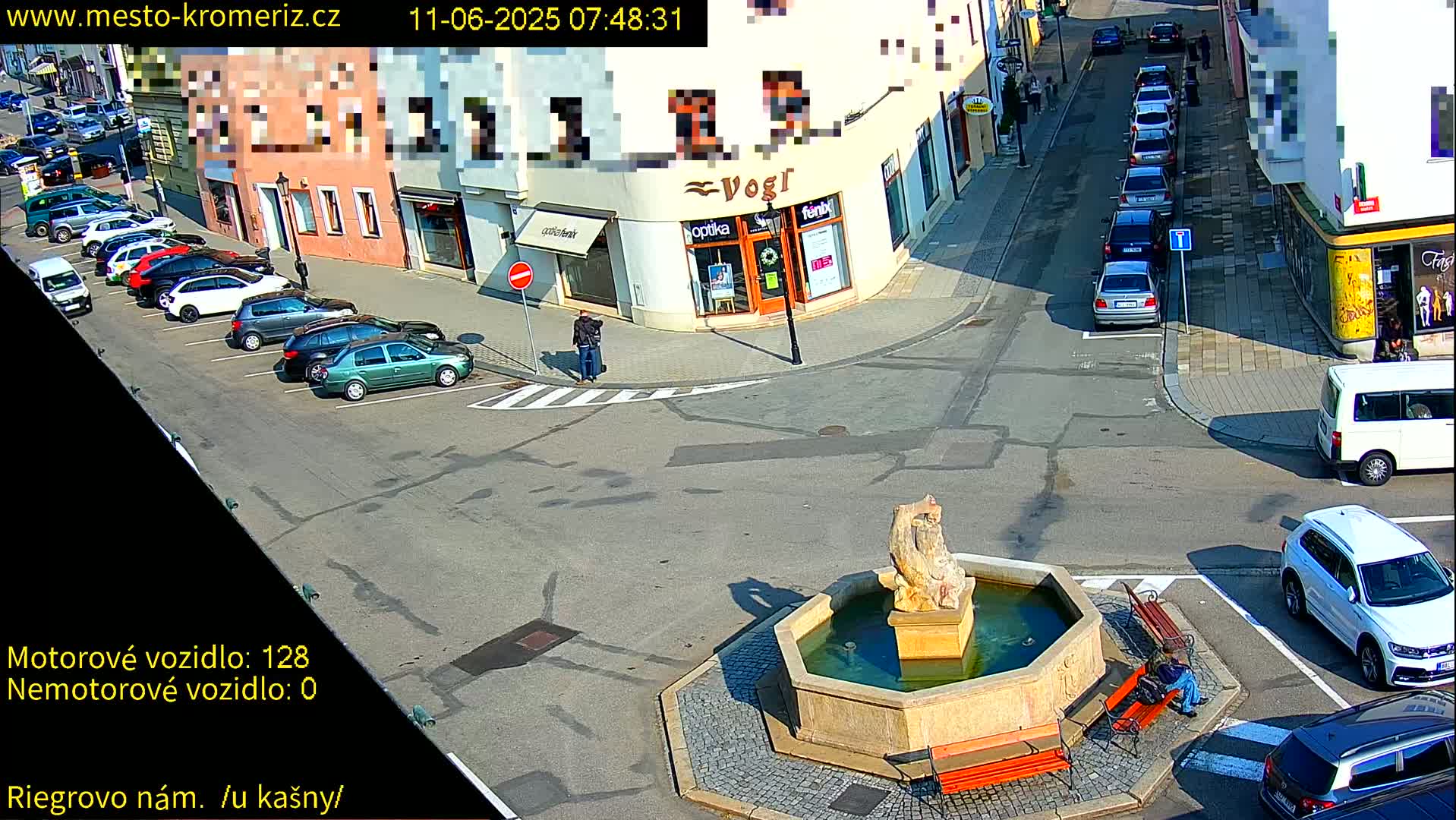 Kroměříž - Riegrovo Náměstí Fountain (Rieger Square) Live Cam - Kromeriz, Zlin, Czechia