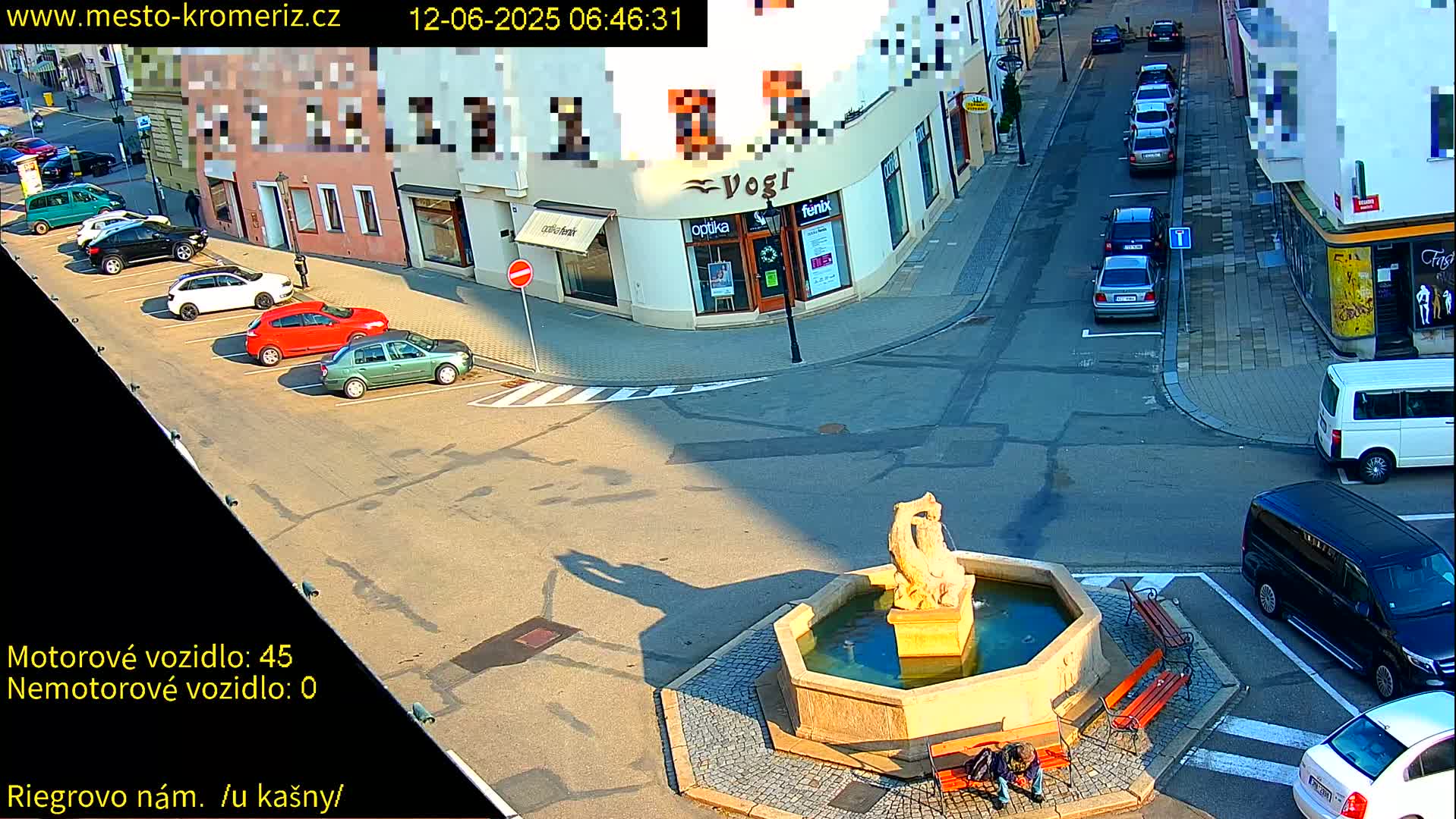 Kroměříž - Riegrovo Náměstí Fountain (Rieger Square) Live Cam - Kromeriz, Zlin, Czechia