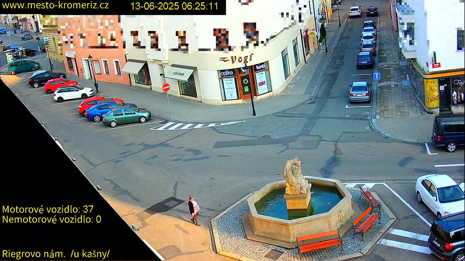 Kroměříž - Riegrovo Náměstí Fountain (Rieger Square) Live Cam - Kromeriz, Zlin, Czechia