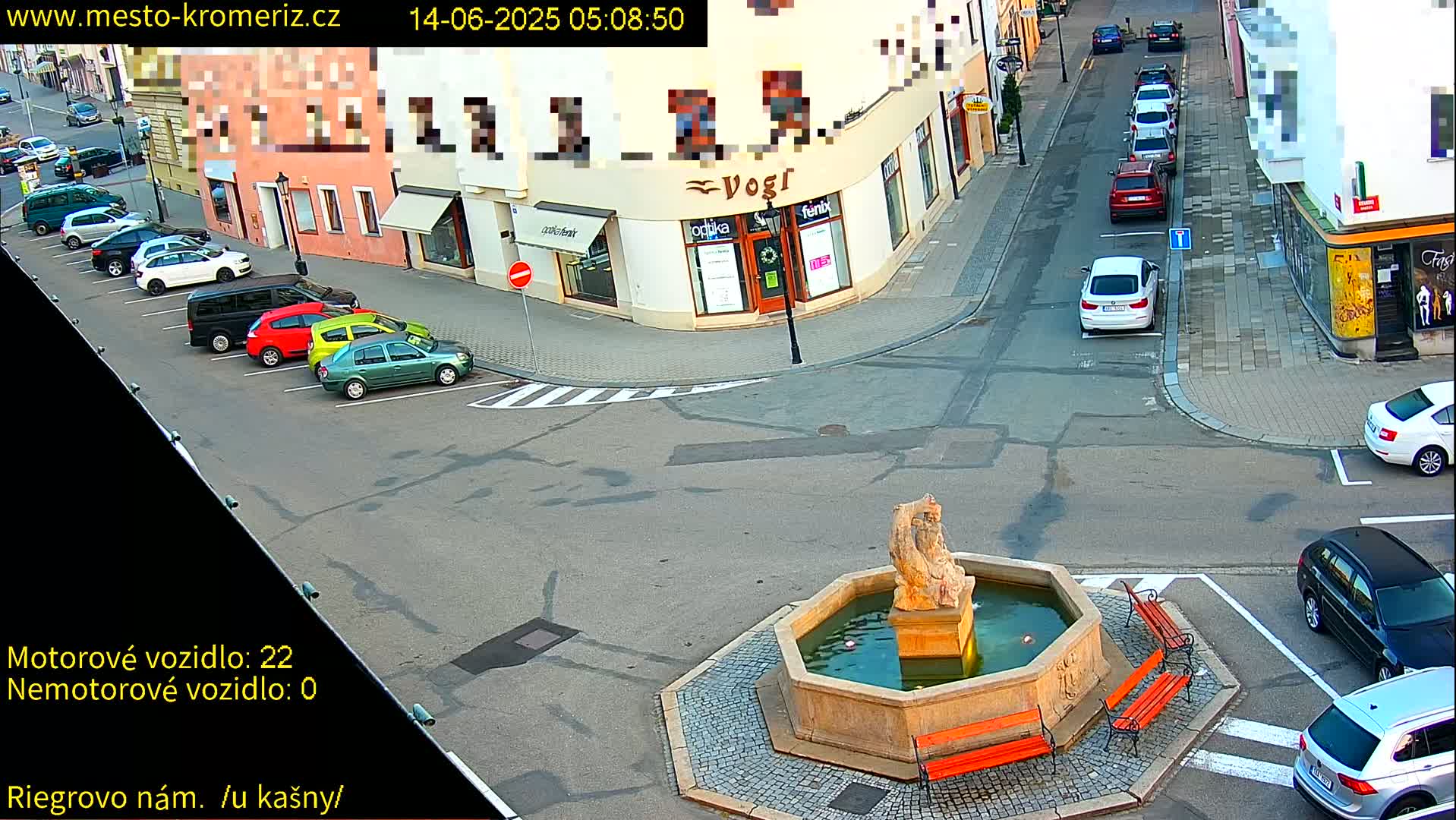 Kroměříž - Riegrovo Náměstí Fountain (Rieger Square) Live Cam - Kromeriz, Zlin, Czechia