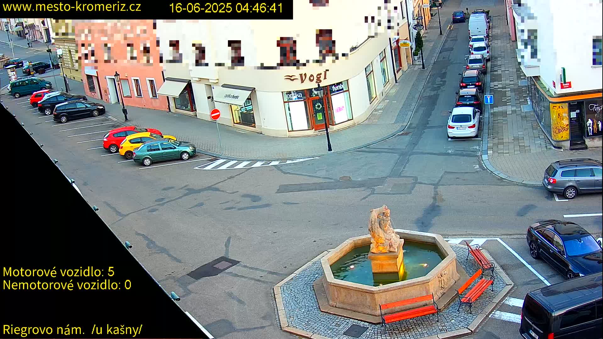Kroměříž - Riegrovo Náměstí Fountain (Rieger Square) Live Cam - Kromeriz, Zlin, Czechia